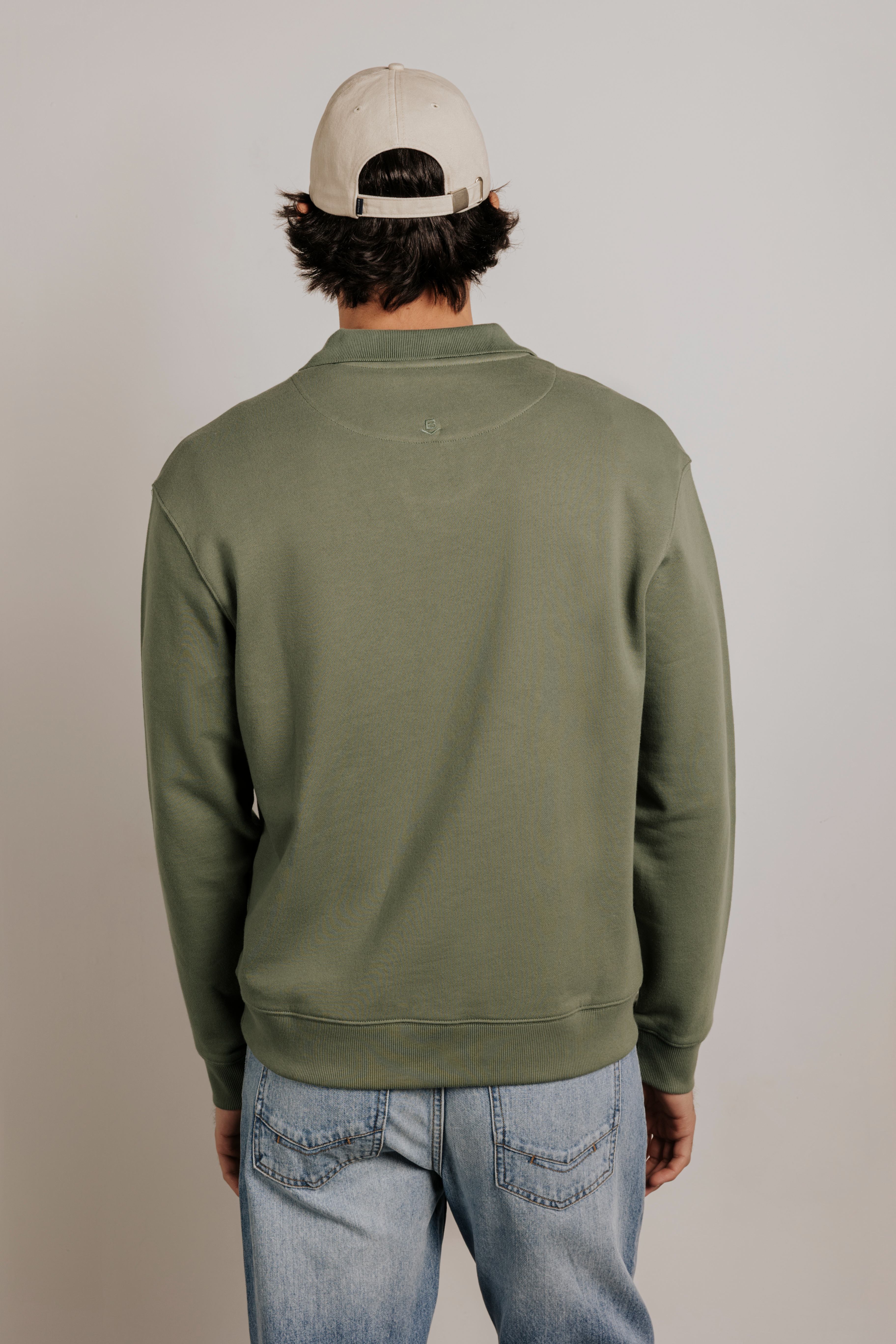 Sudadera regular fit cuello polo