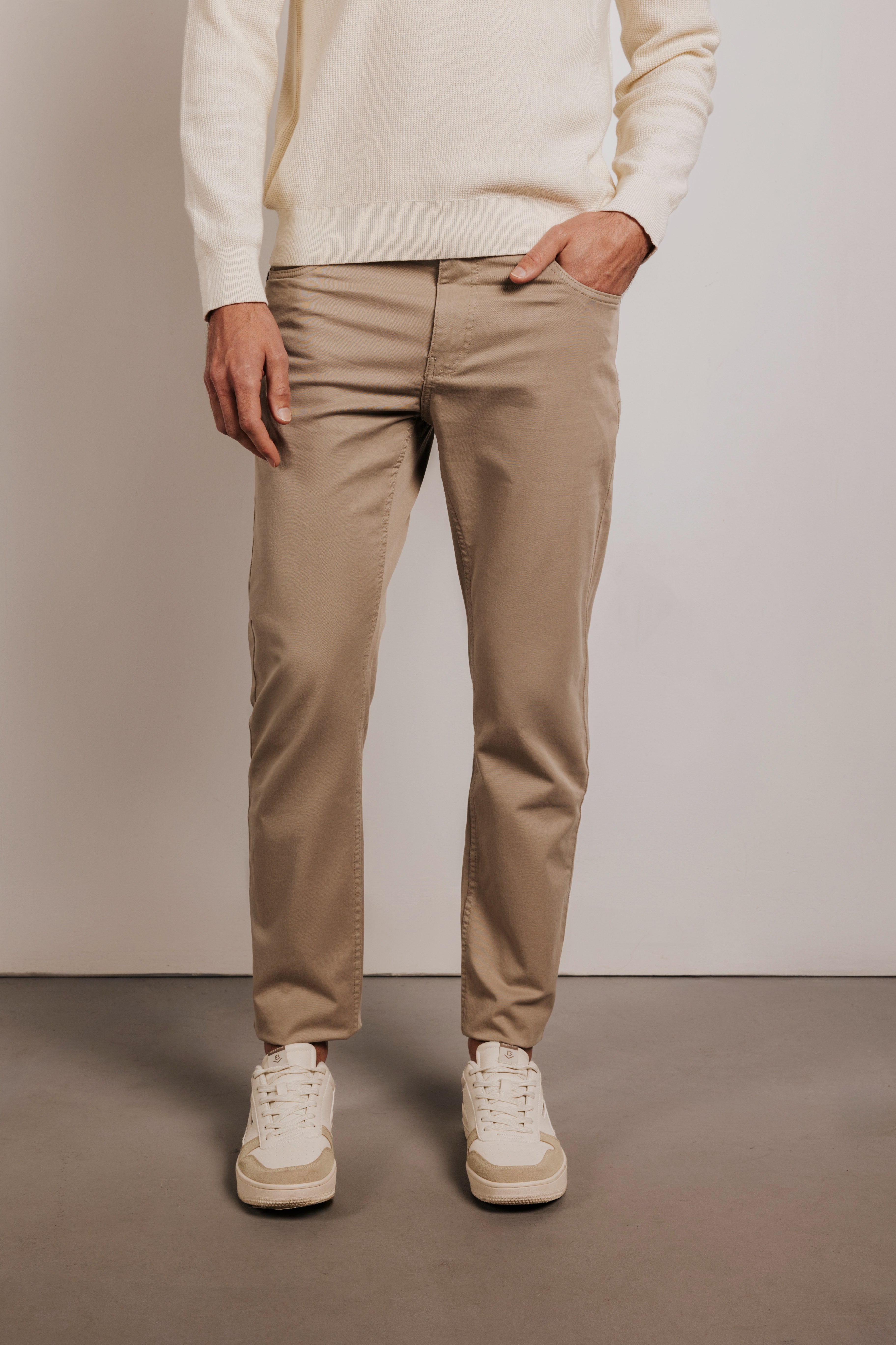 Pantalón slim fit sarga 5b