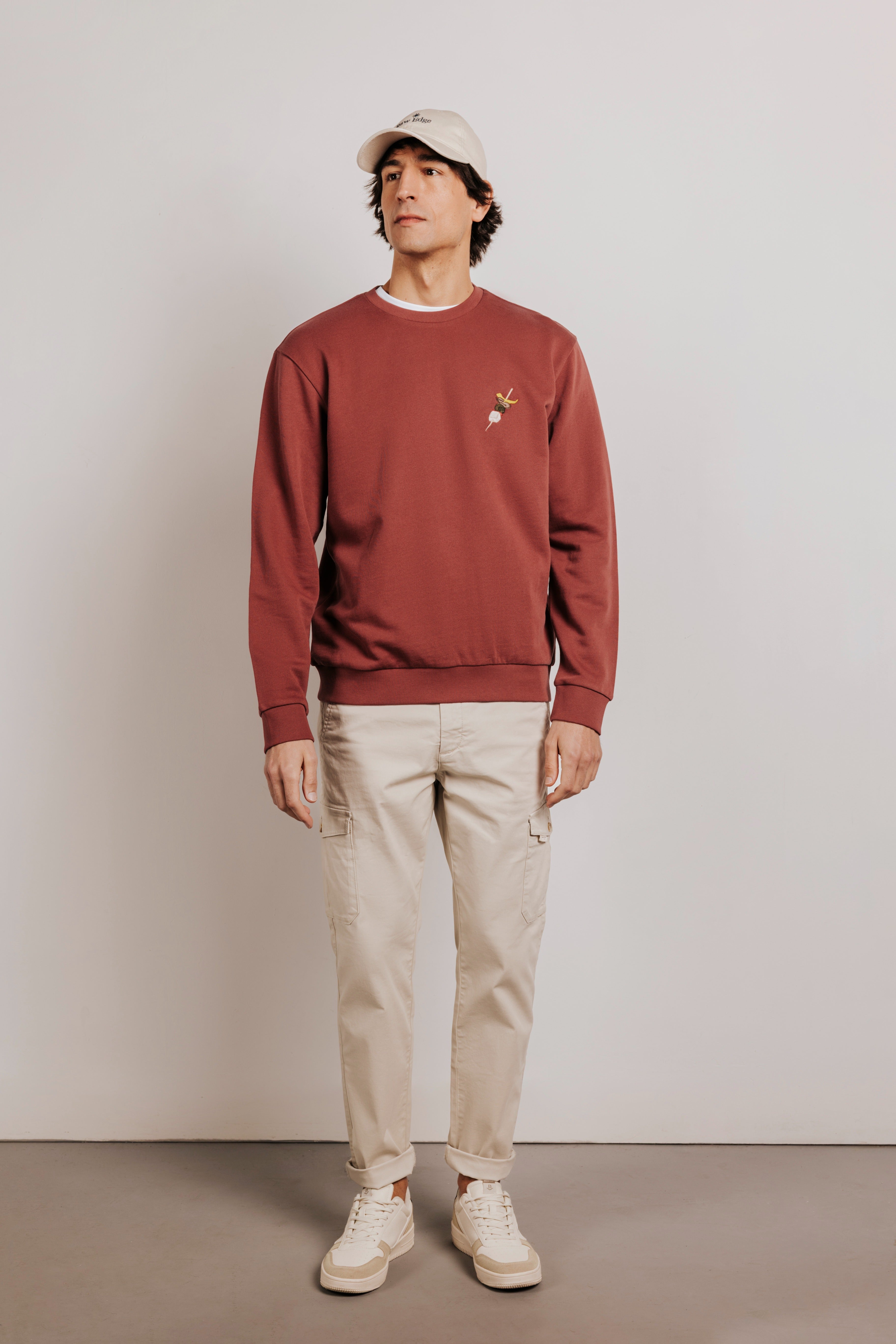 Sudadera confort bordado