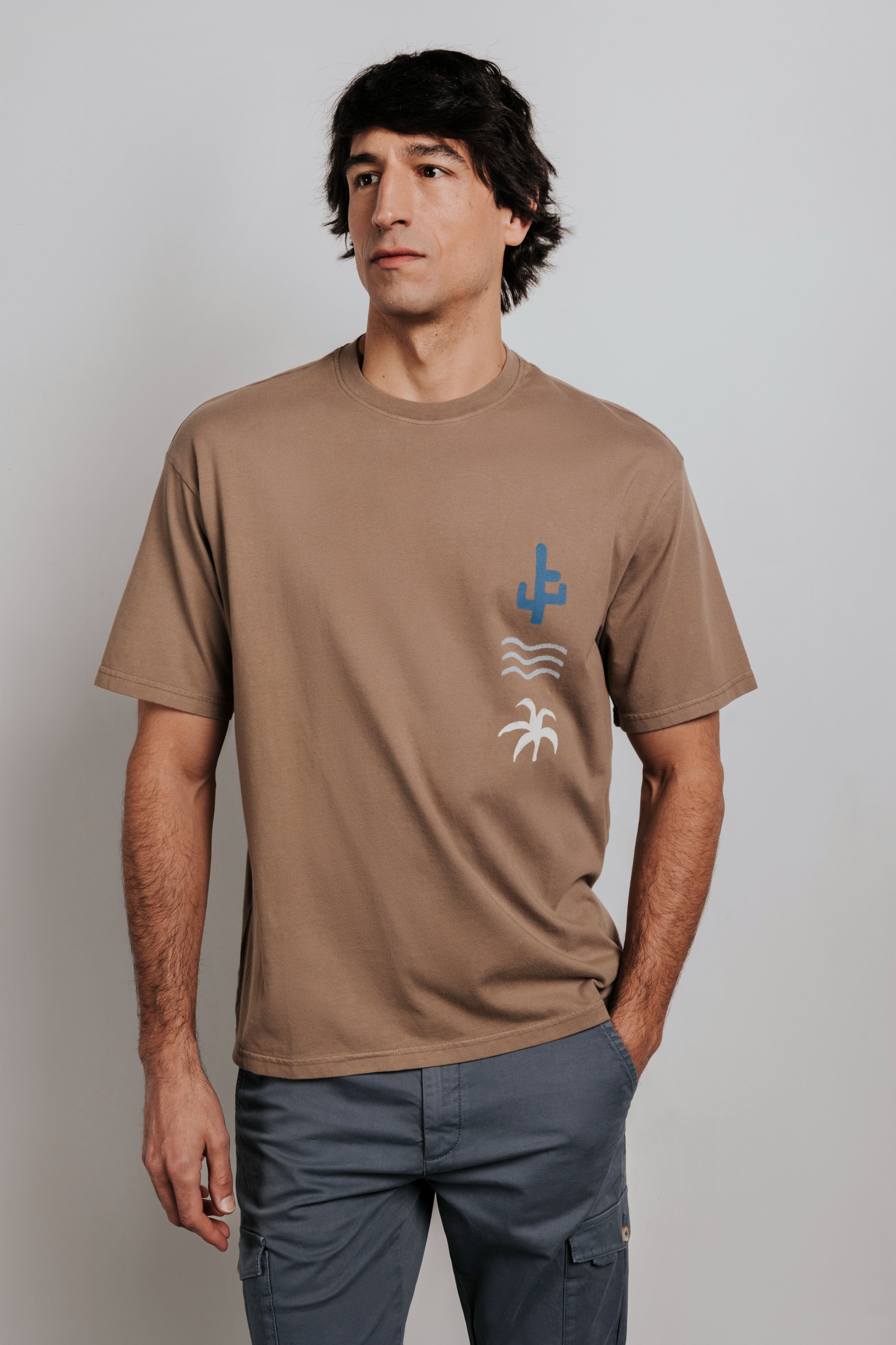 Camiseta oversize figuras