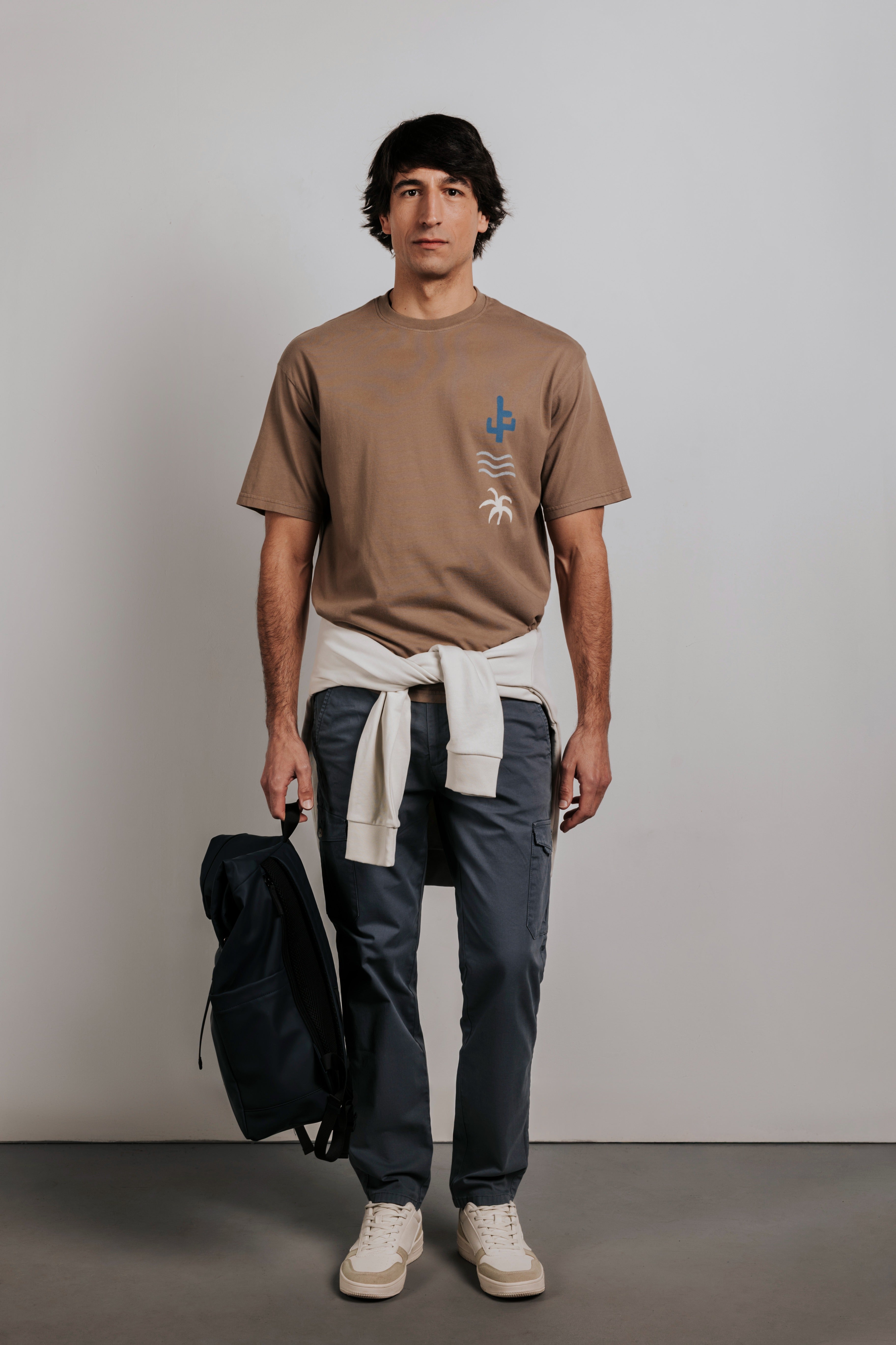 Camiseta oversize figuras