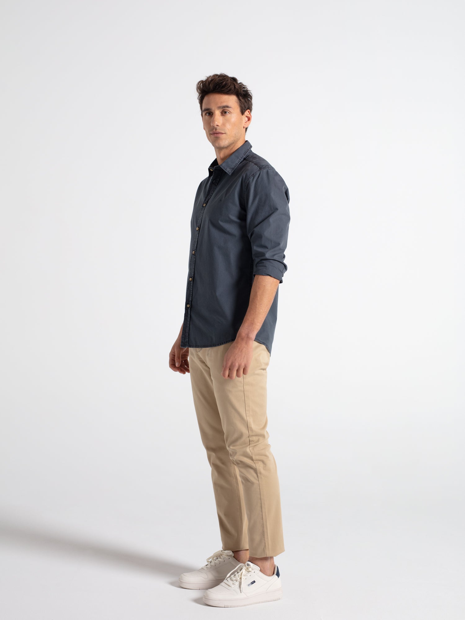 Pantalón chino slim fit esencial