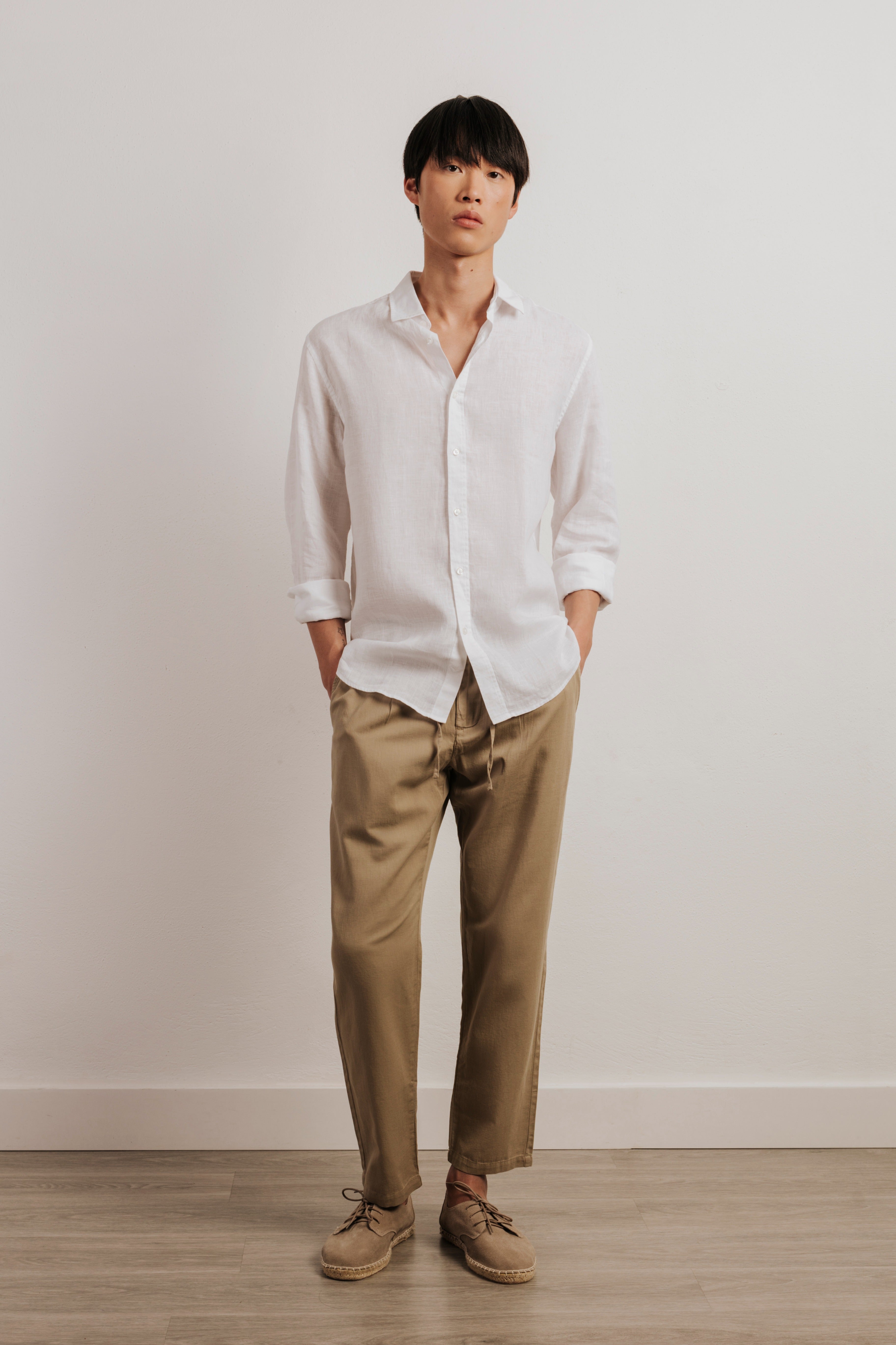 Pantalón con lino chino pinzas
