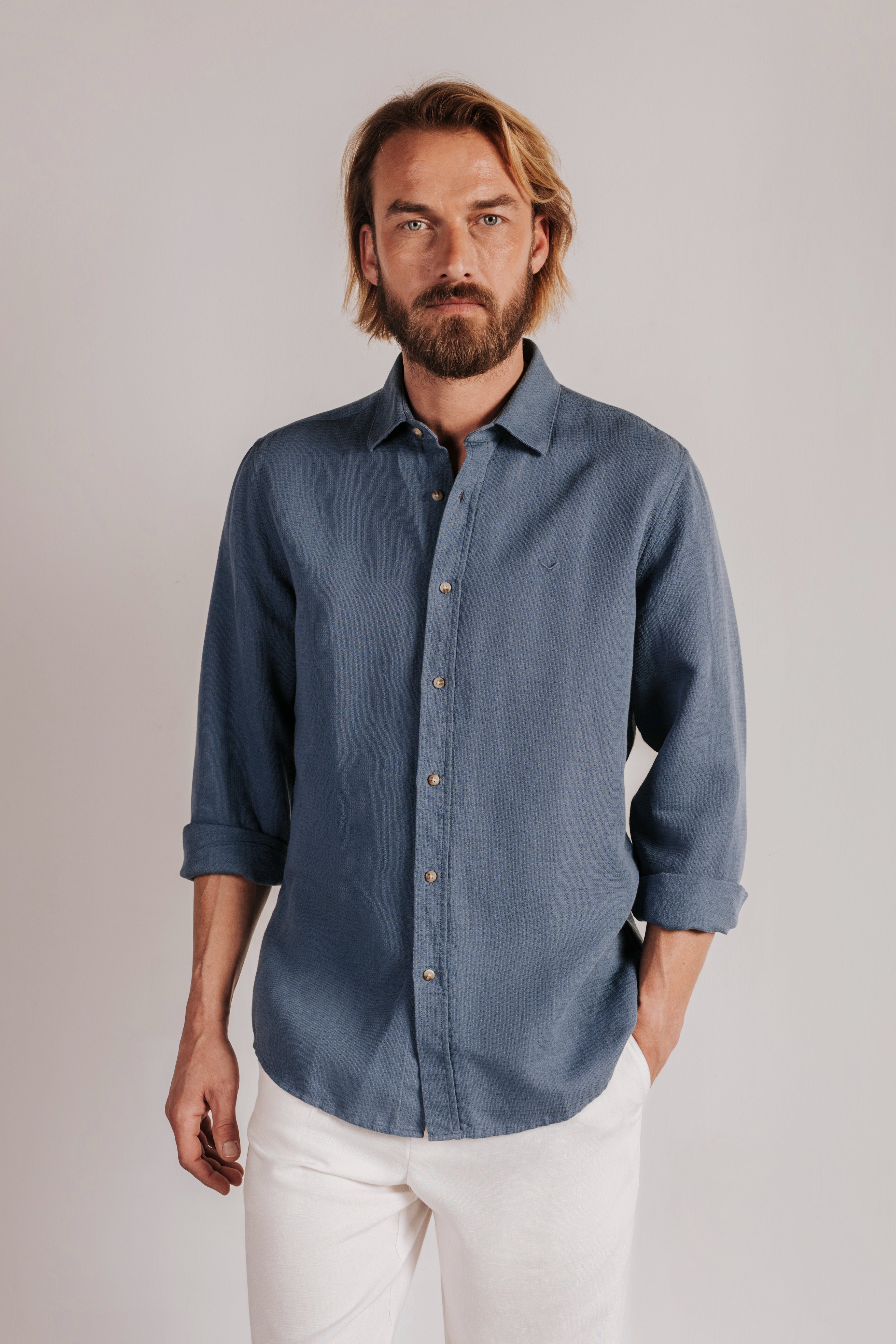 Camisa slim fit estructura con lino