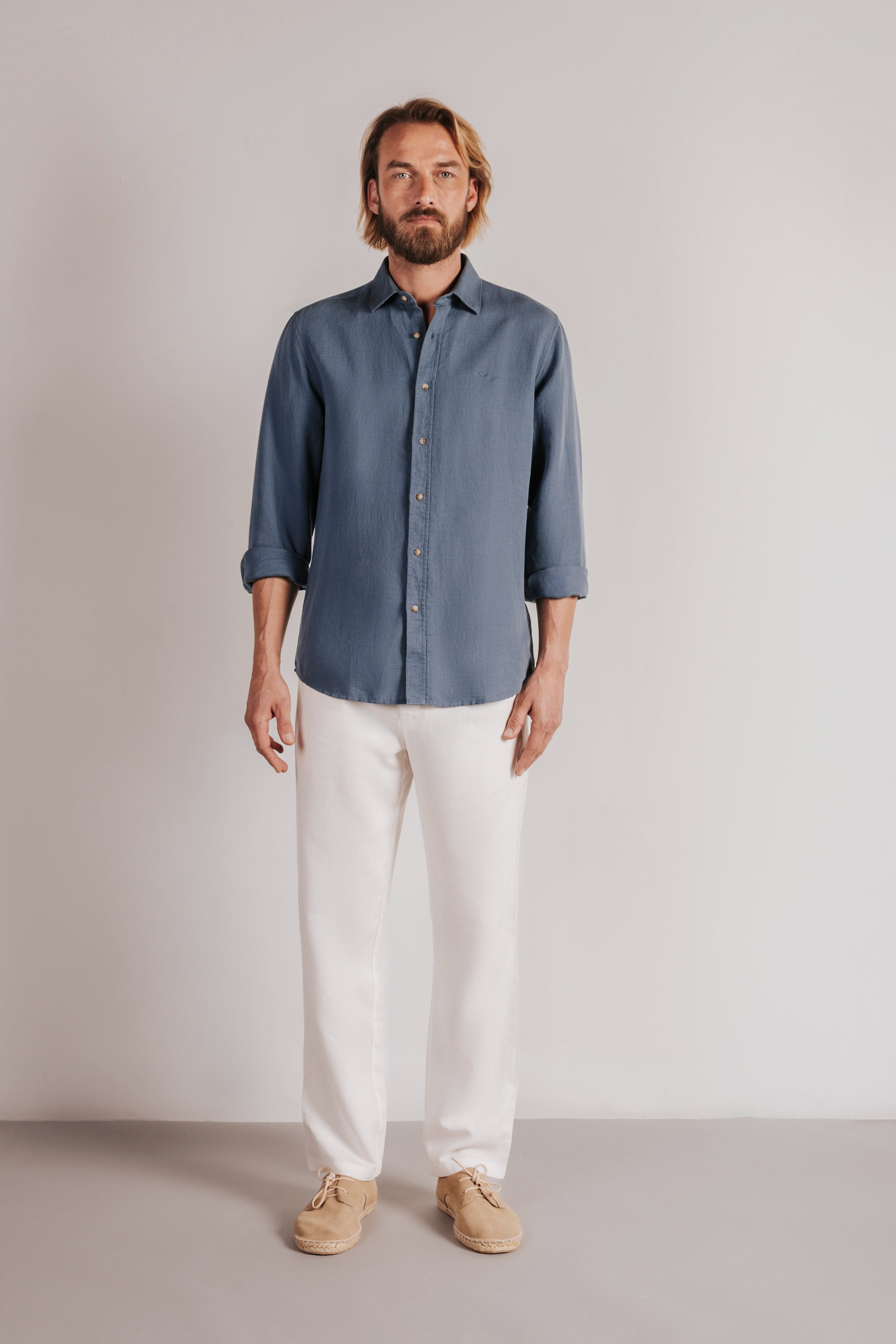 Camisa slim fit estructura con lino