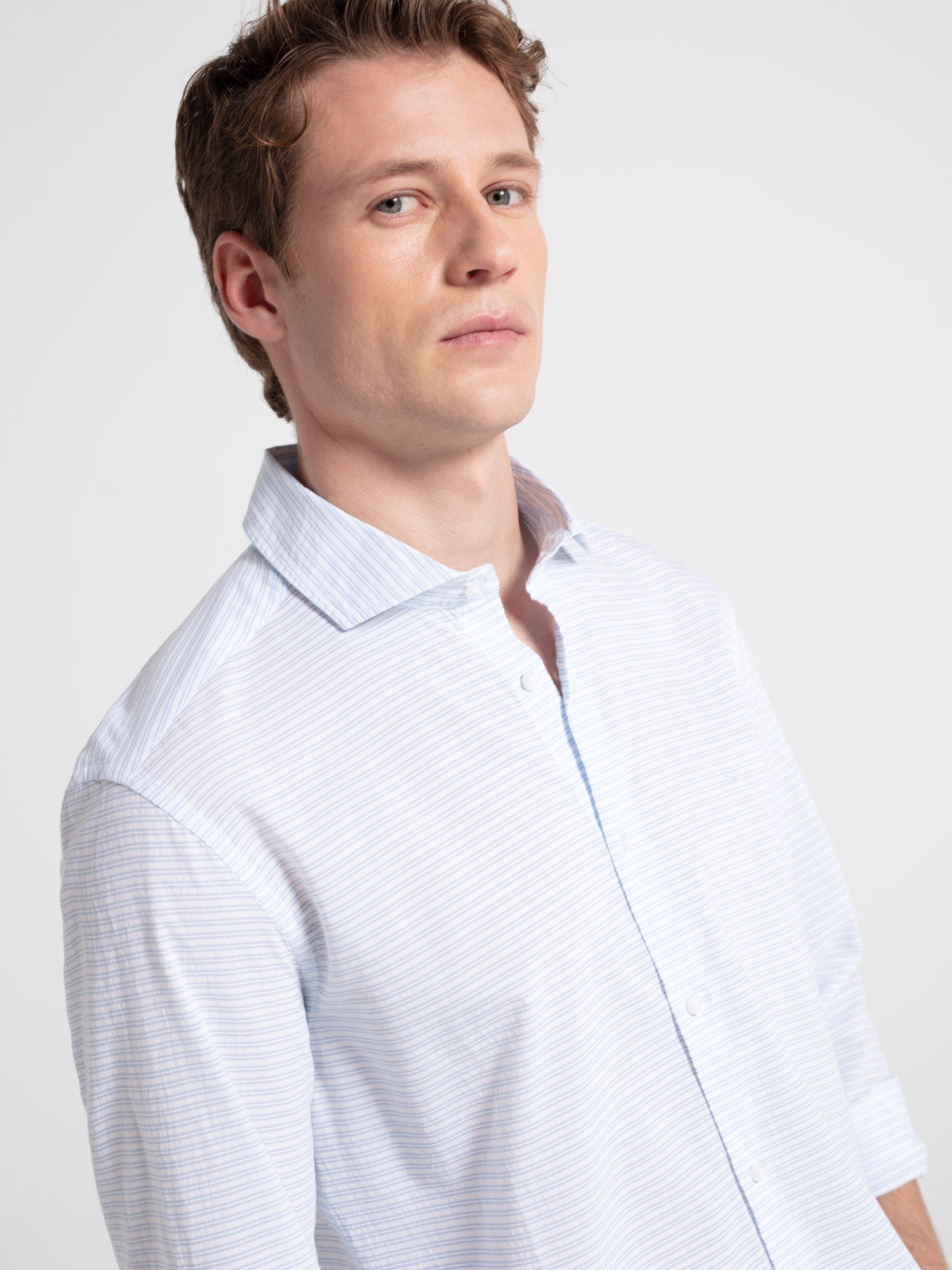 Camisa slim rayas seersucker