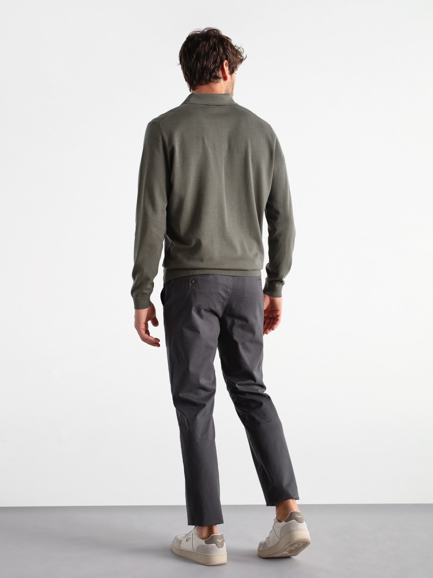 Pantalón chino slim fit esencial