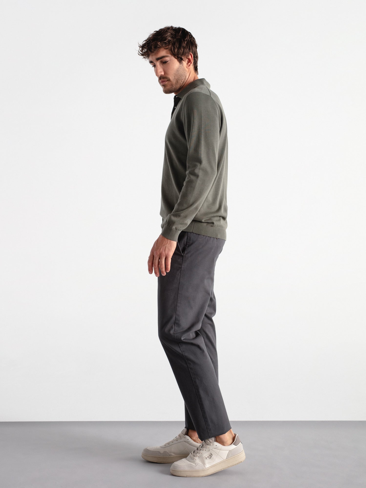 Pantalón chino slim fit esencial