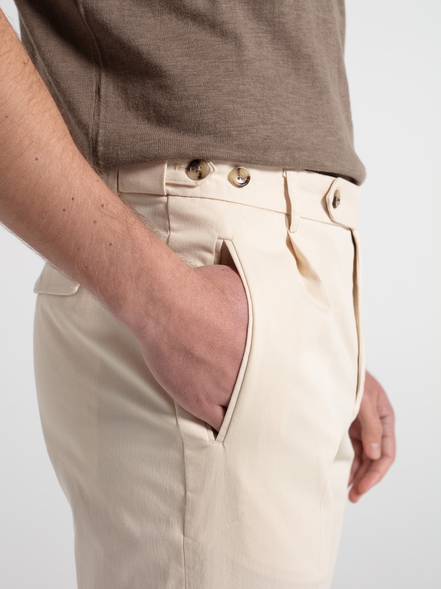 Pants with pleats