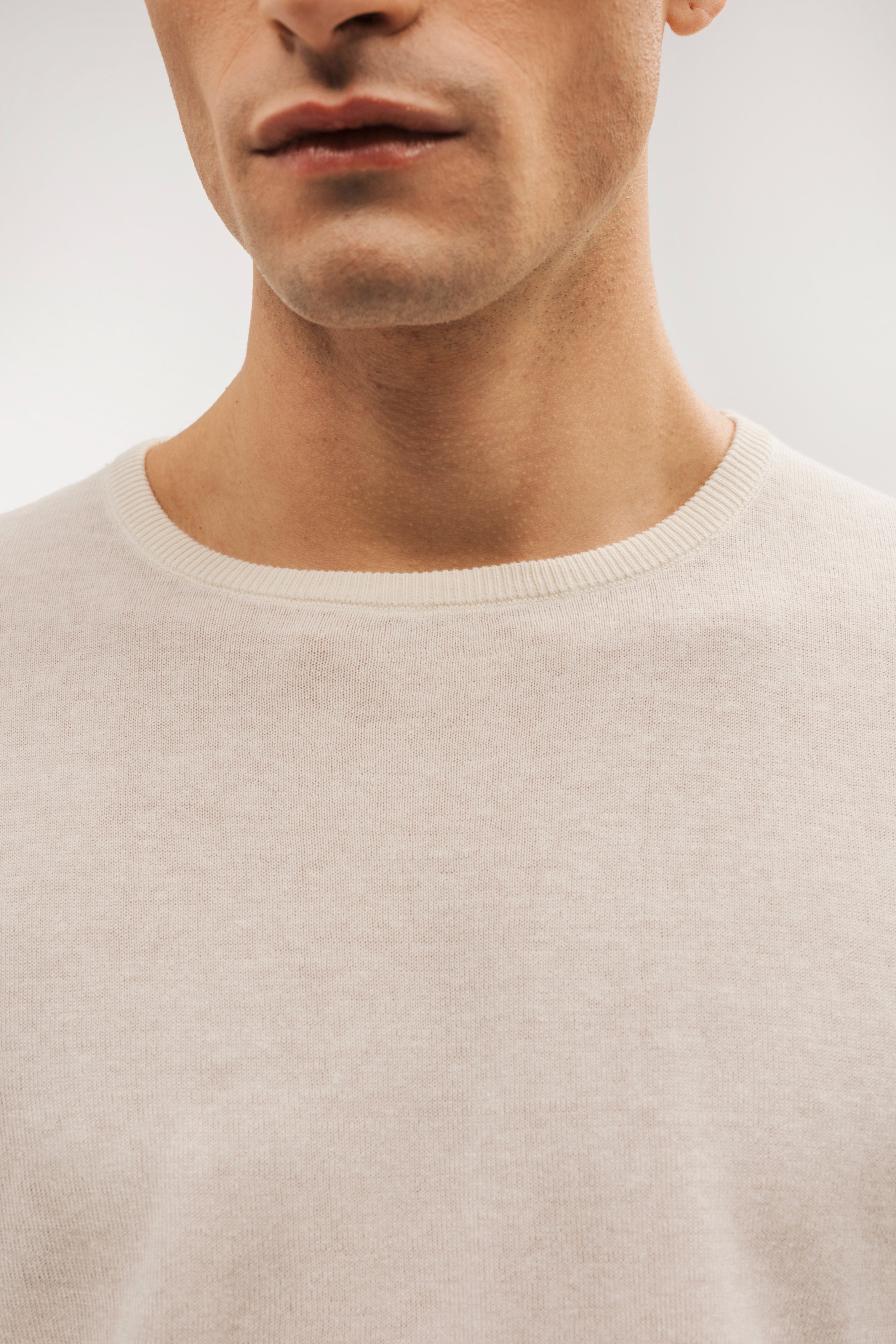Short-sleeved knitted t-shirt