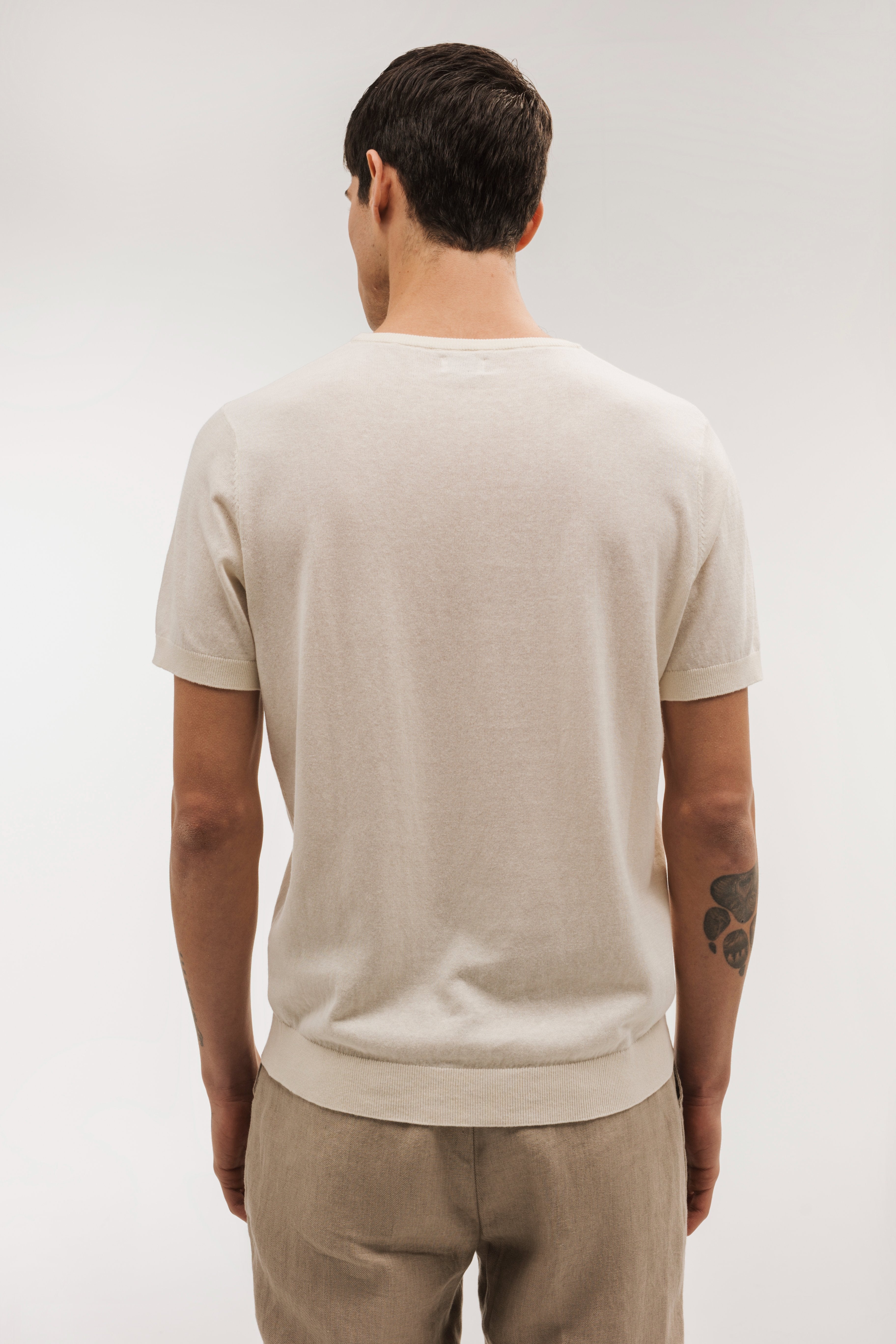 Short-sleeved knitted t-shirt