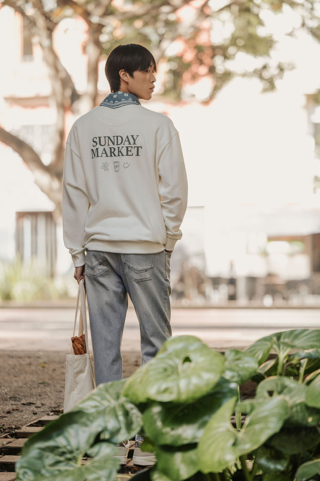 Sudadera oversize gráfica "Sunday market"