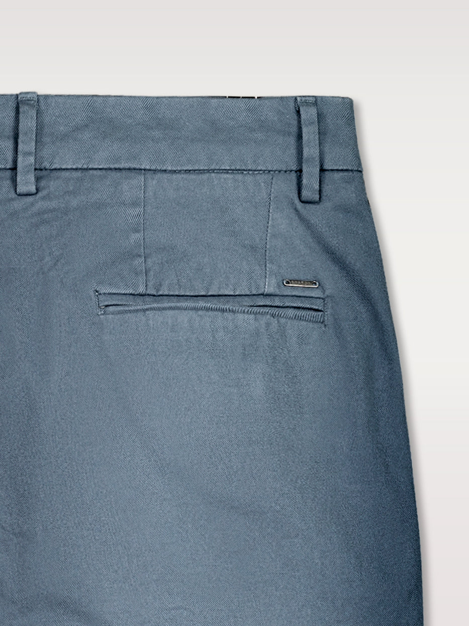 Pantalón chino slim fit esencial