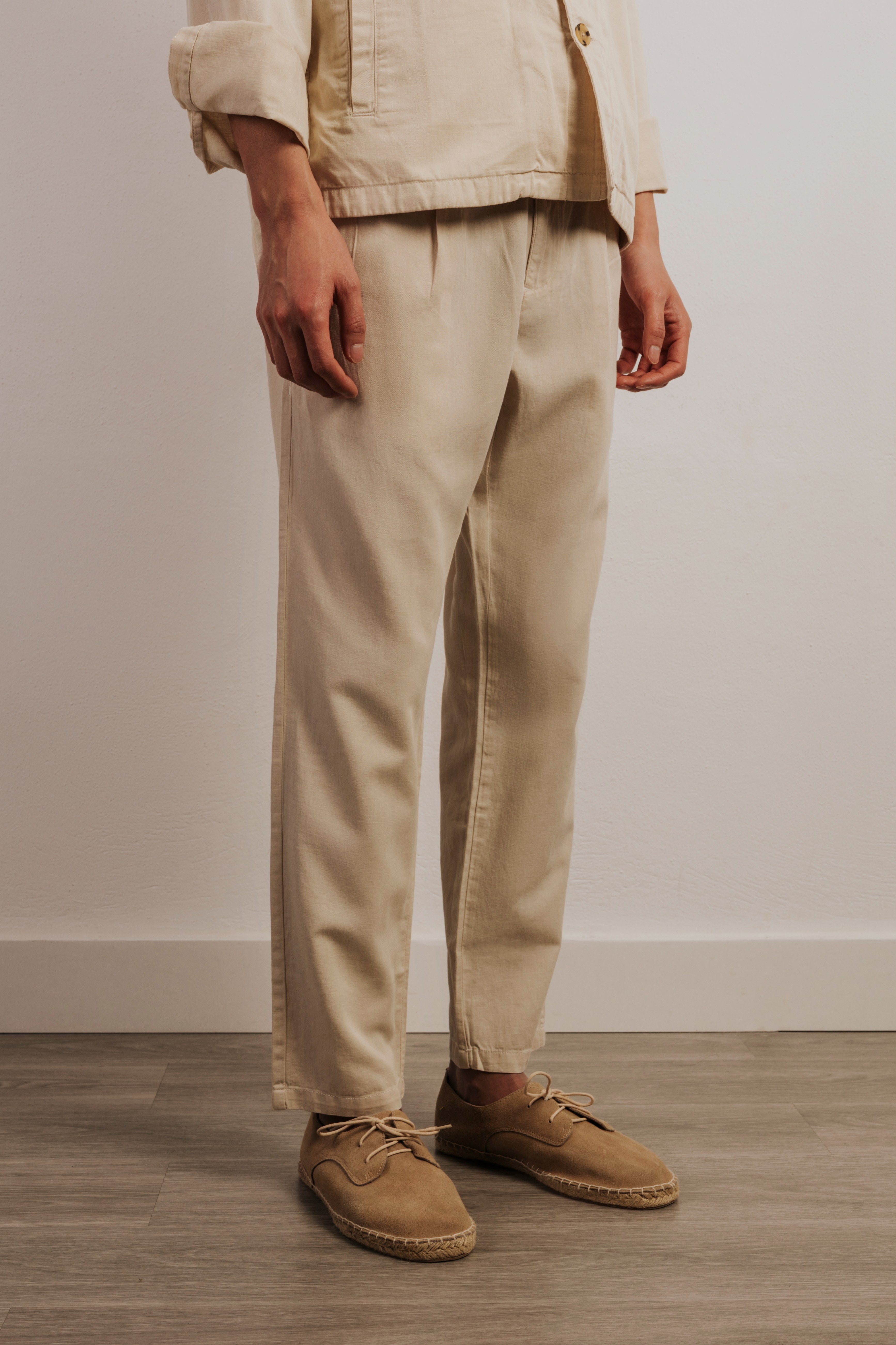 Pantalón con lino chino pinzas