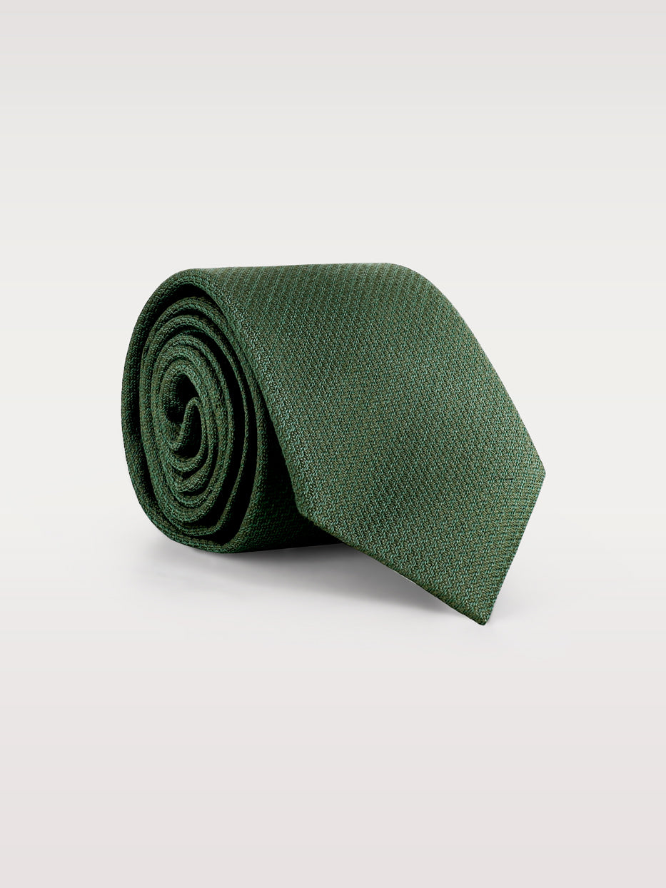 Plain tie