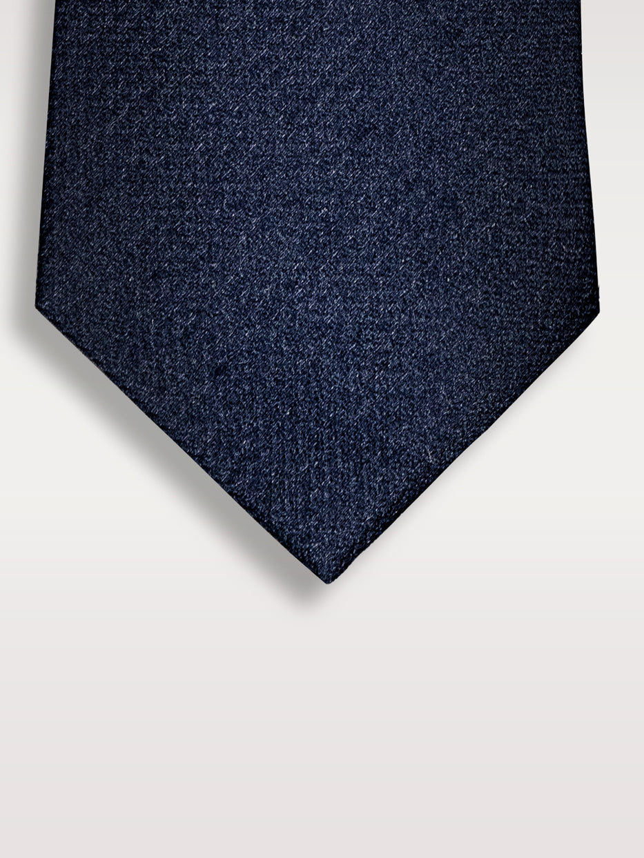 Plain tie