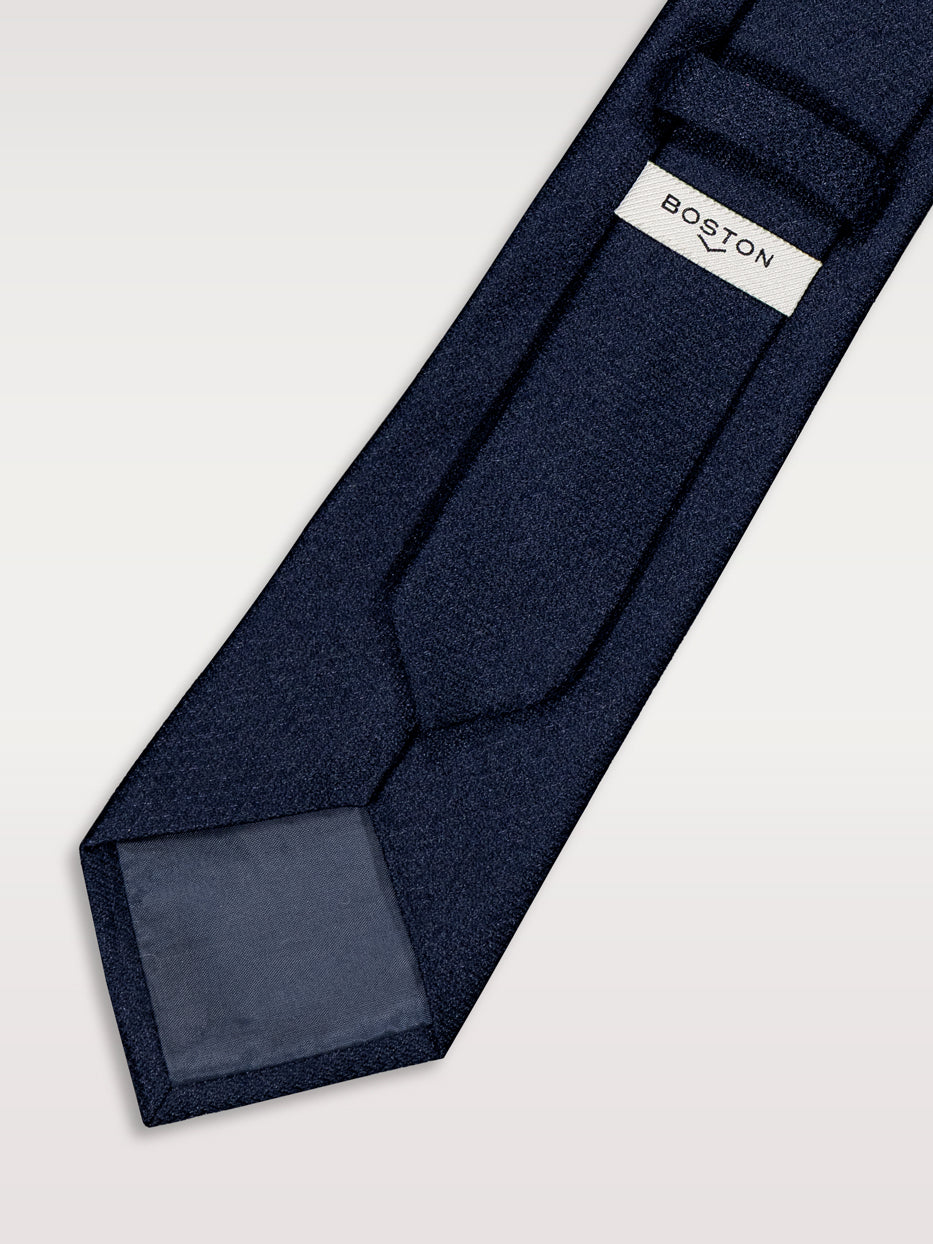 Plain tie