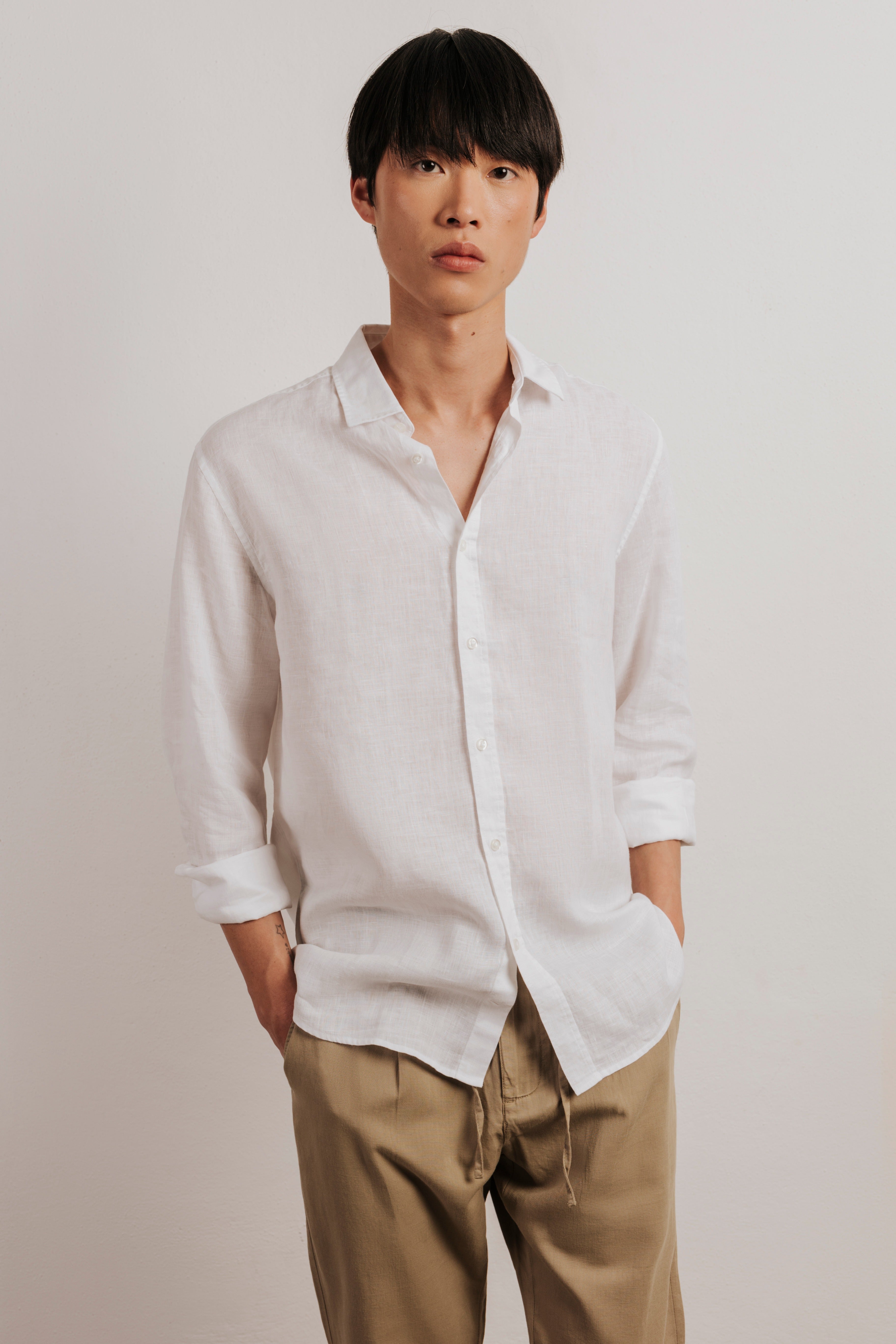Camisa regular fit 100% lino