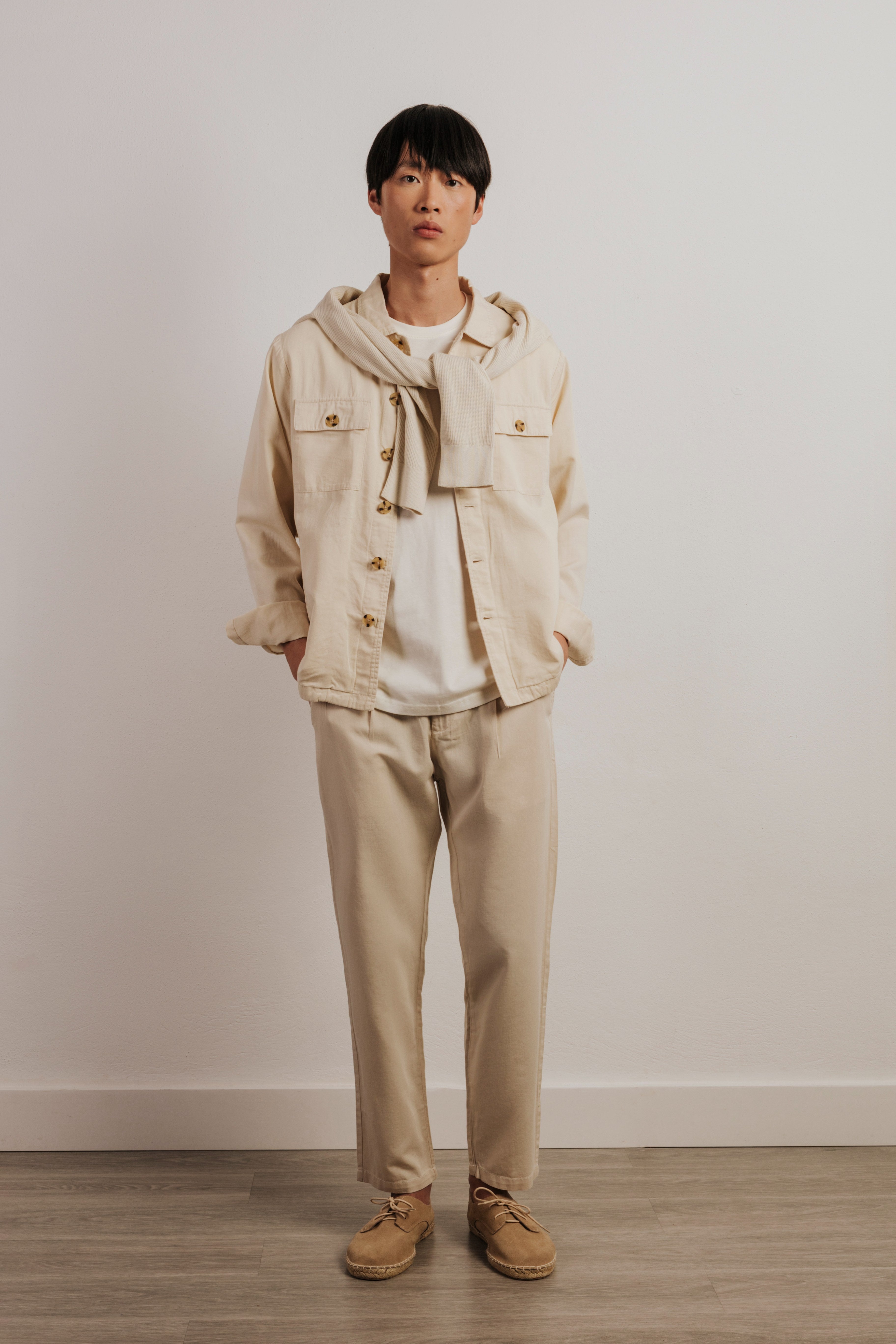 Pantalón con lino chino pinzas