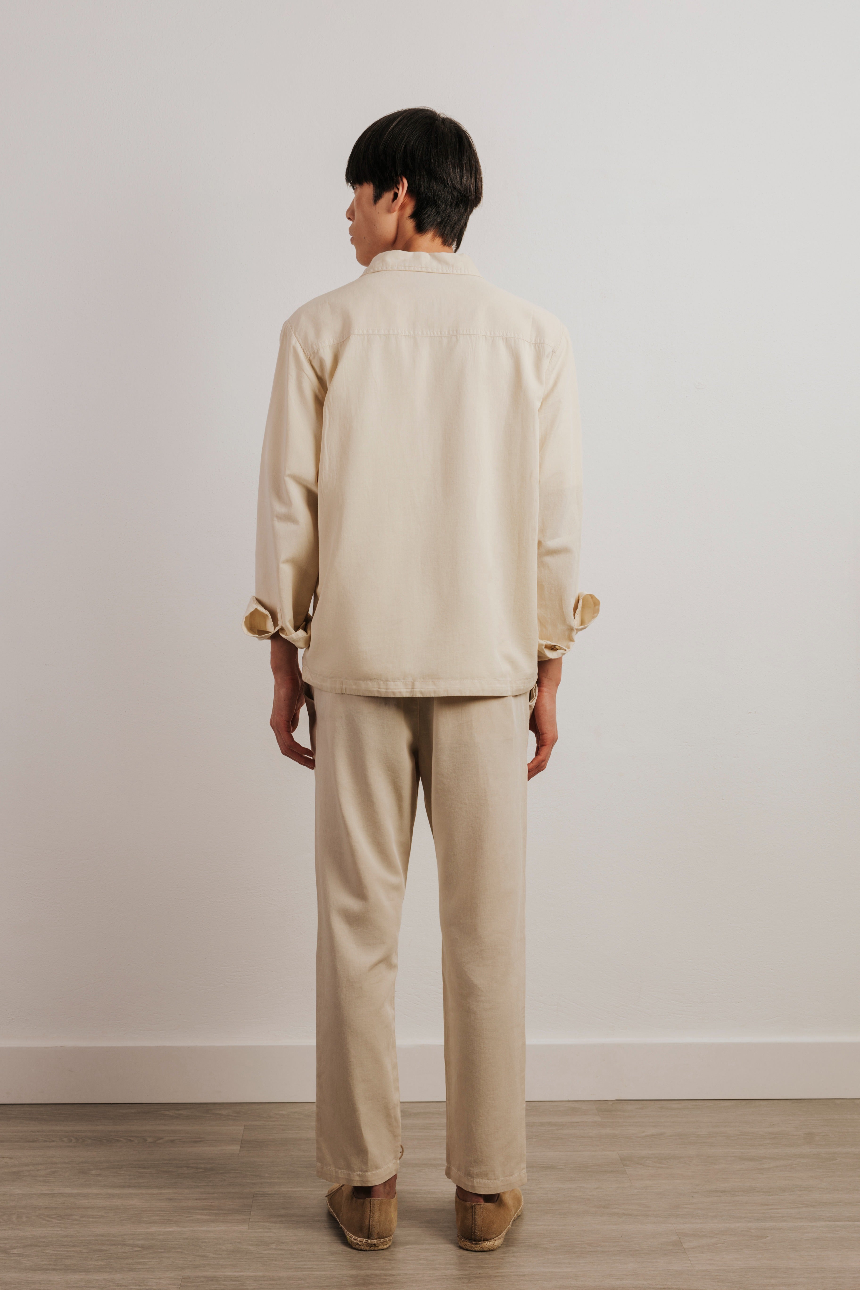 Pantalón con lino chino pinzas