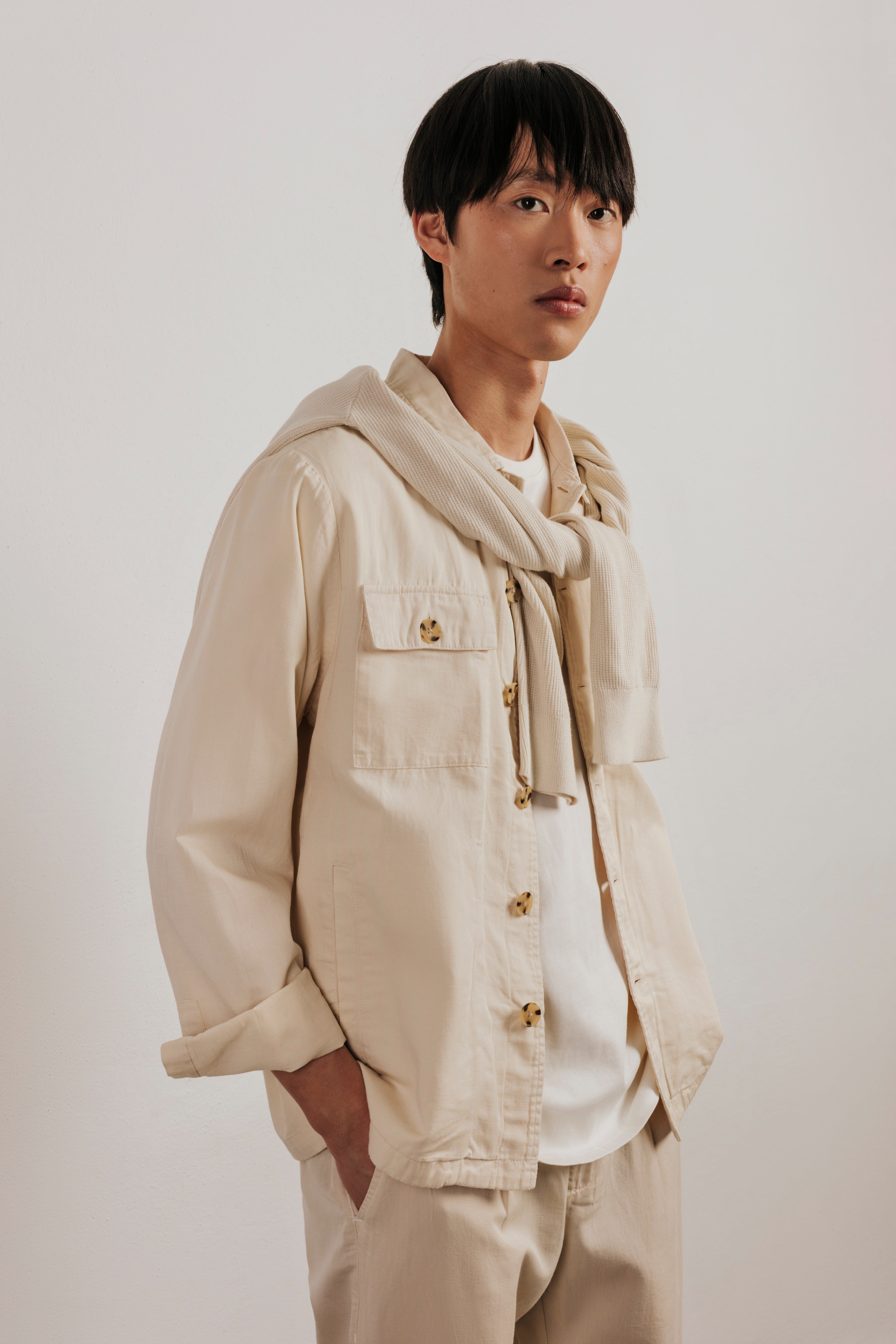 Pantalón con lino chino pinzas