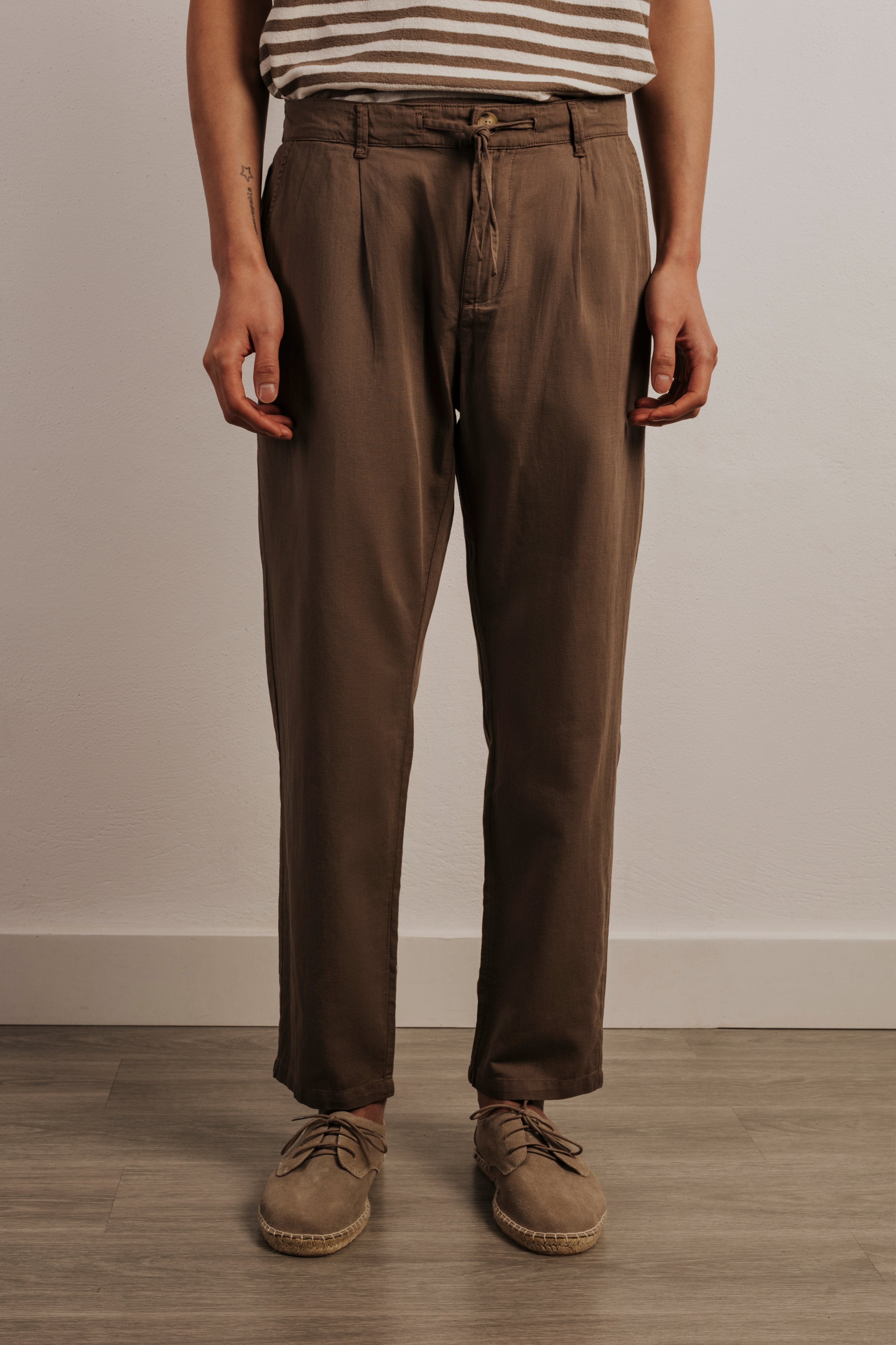 Pantalón con lino chino pinzas