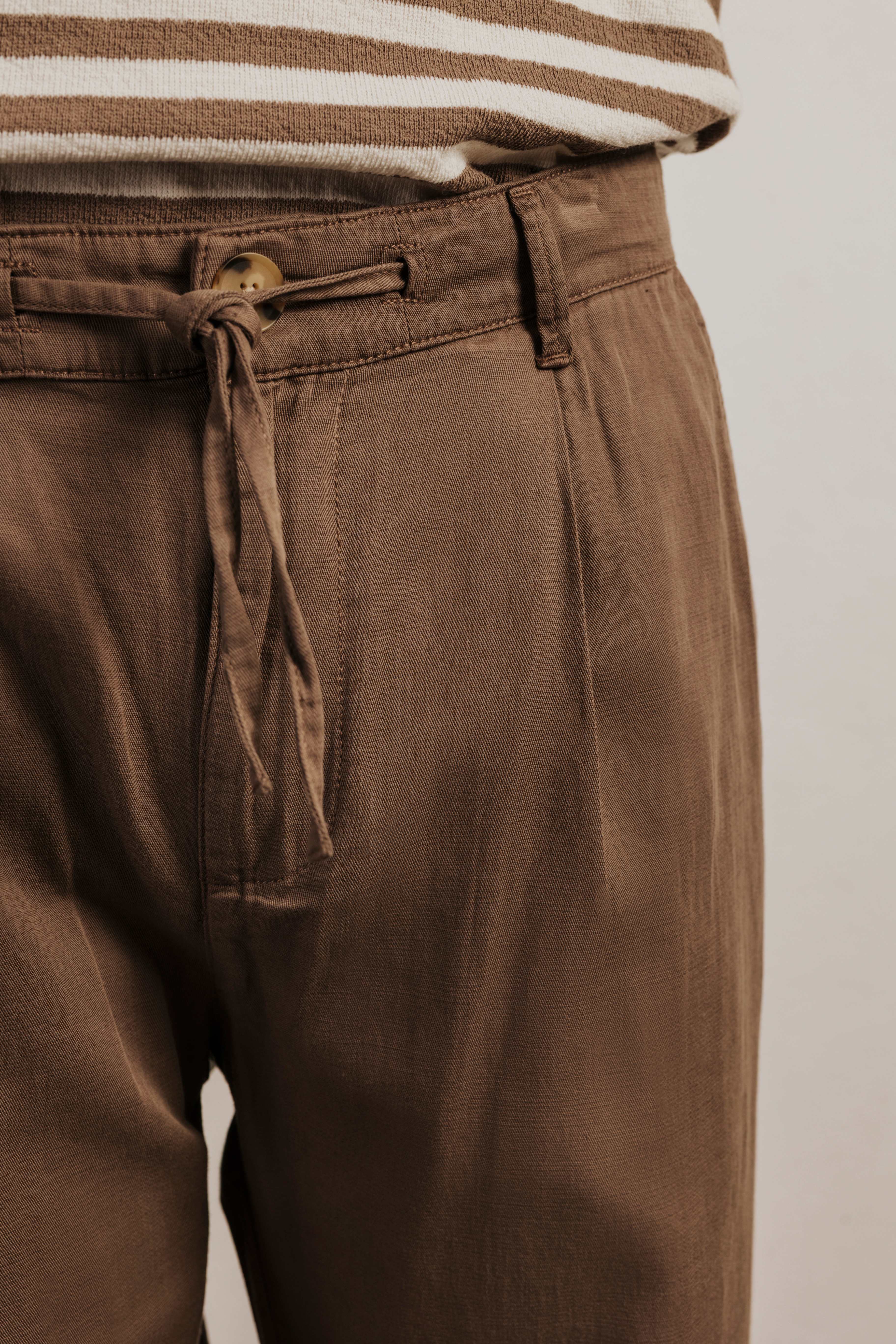 Pantalón con lino chino pinzas