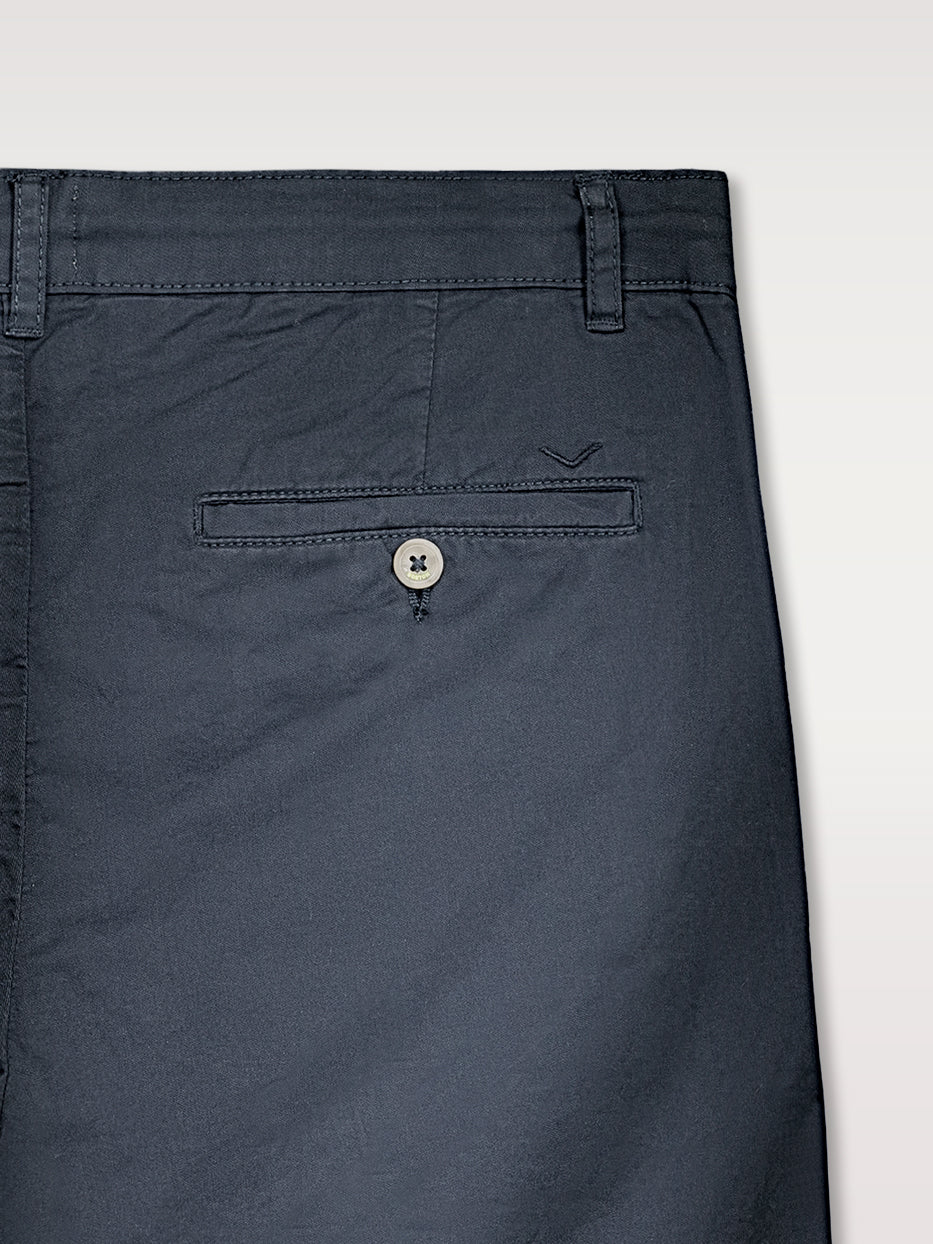 Bermuda chino details