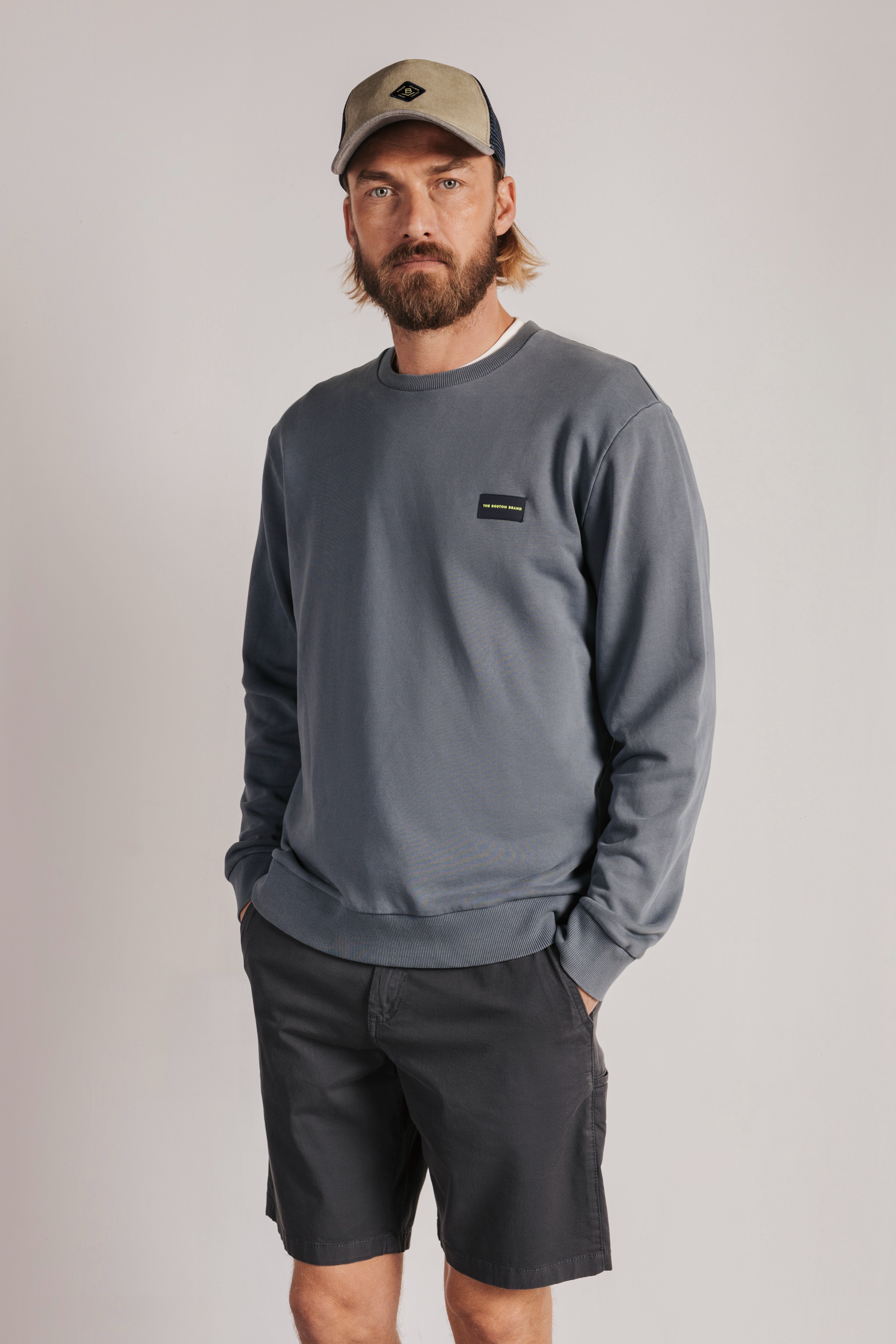 Bermuda chino details