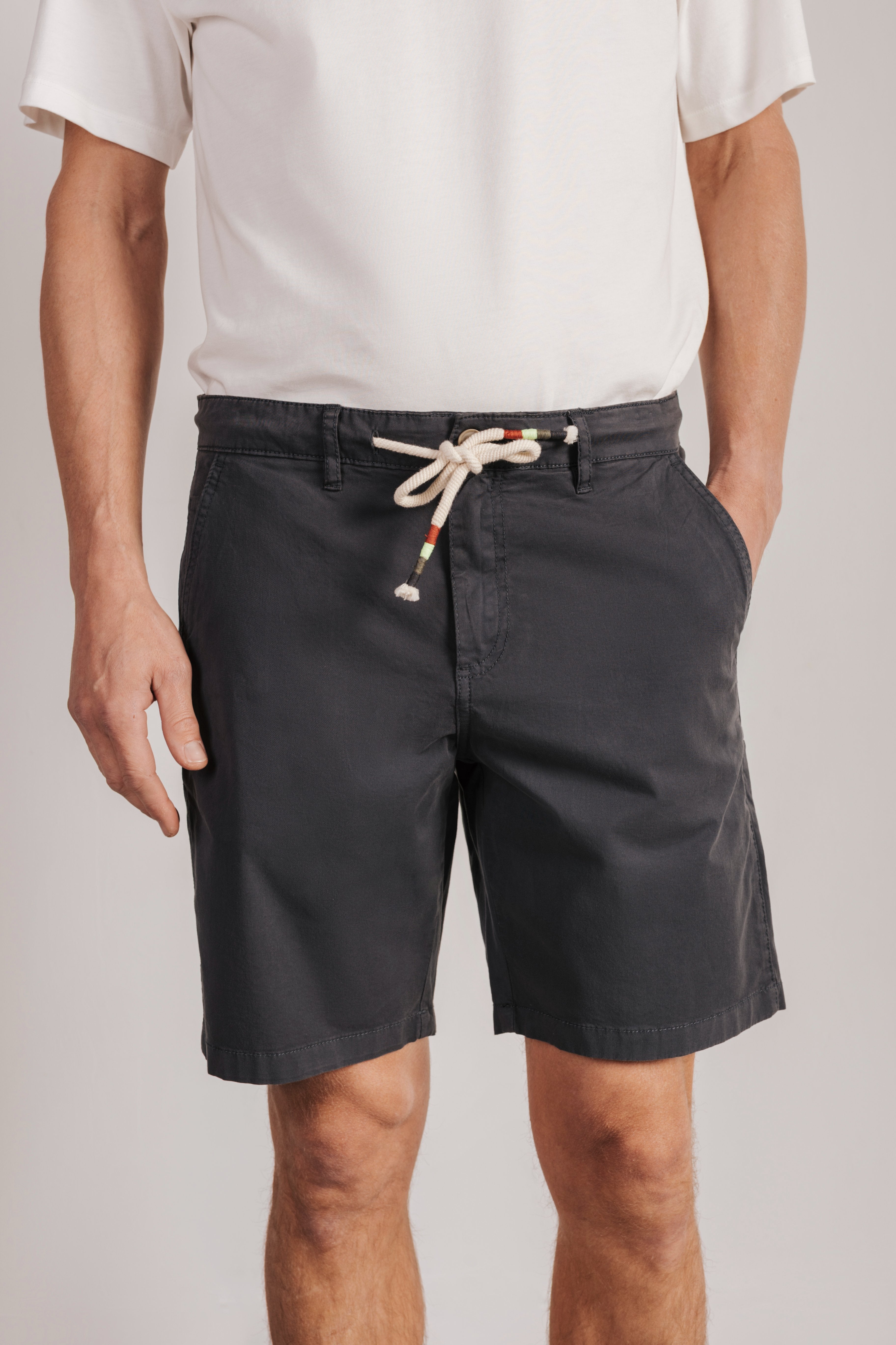 Bermuda chino details