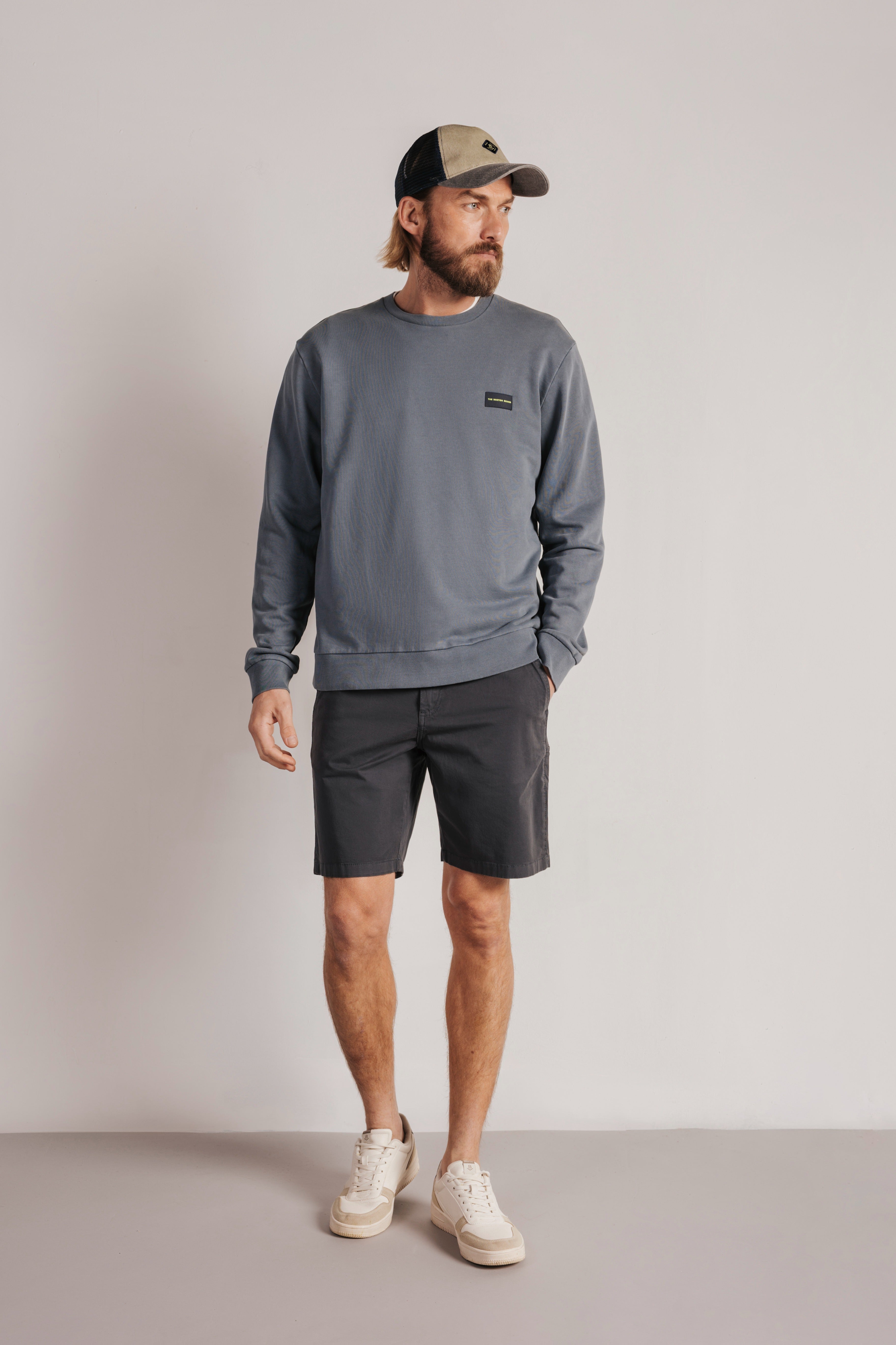 Bermuda chino details