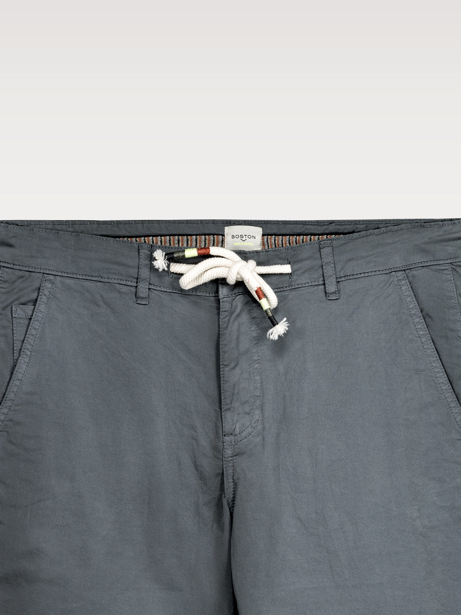 Bermuda chino details