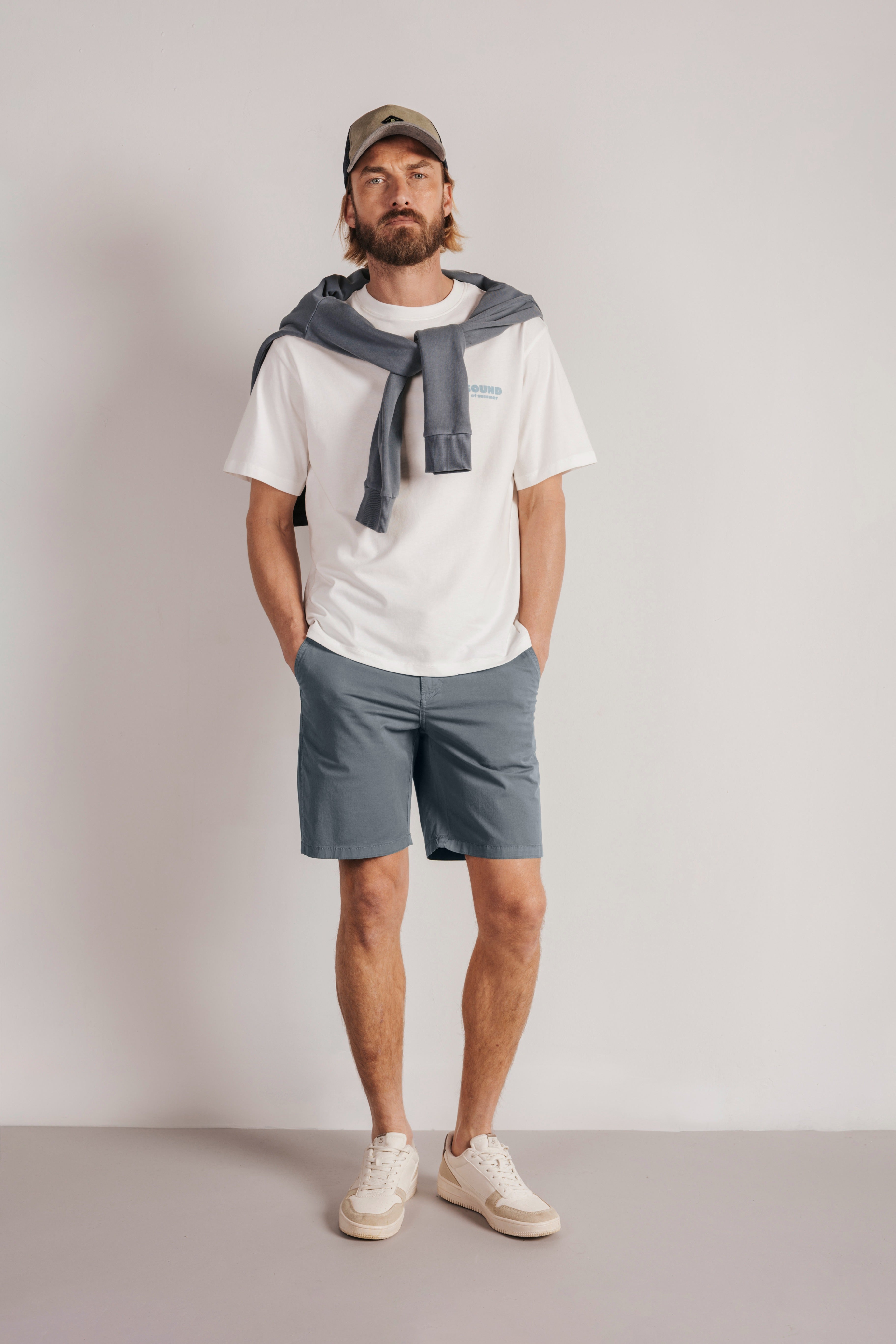 Bermuda chino details
