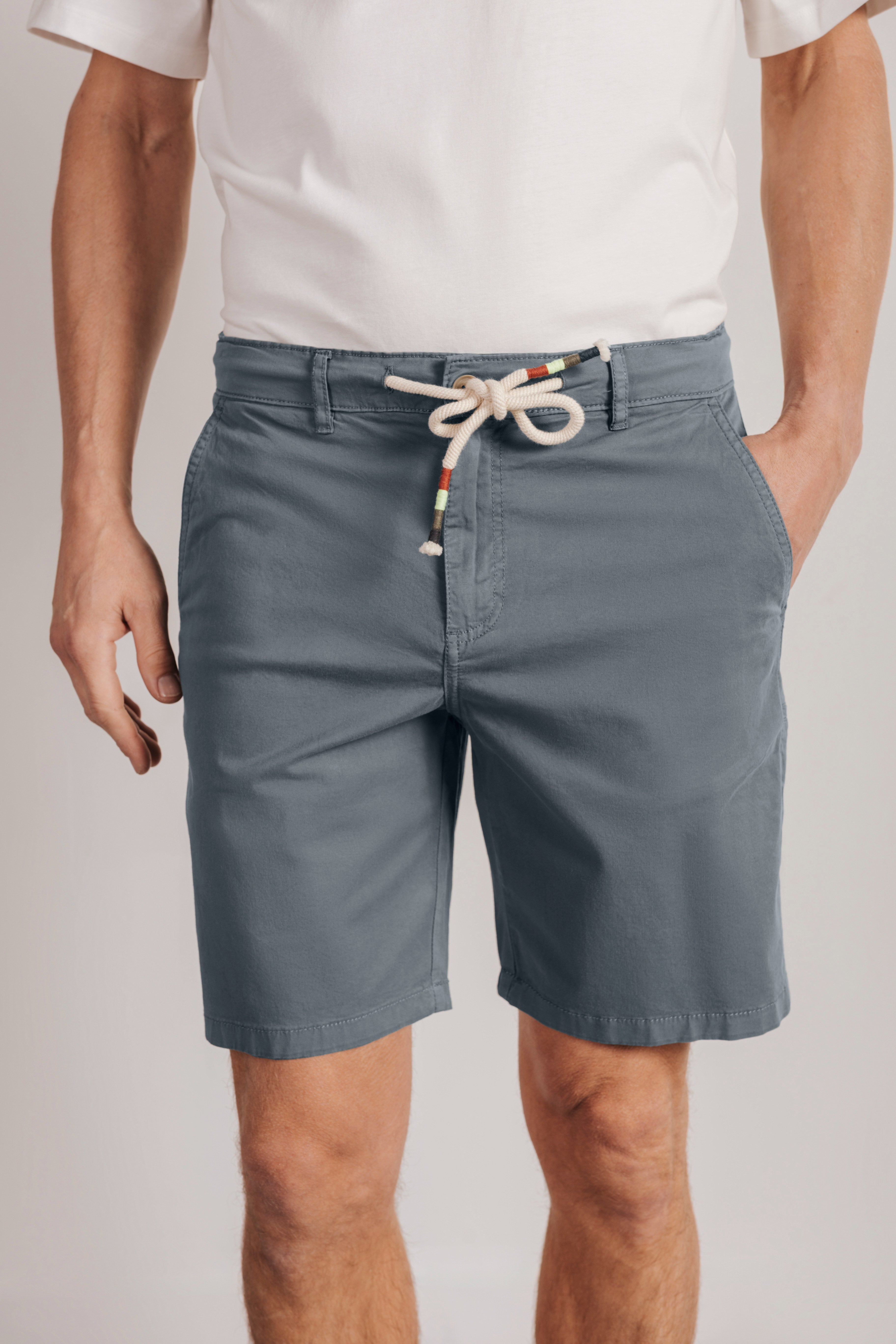 Bermuda chino details