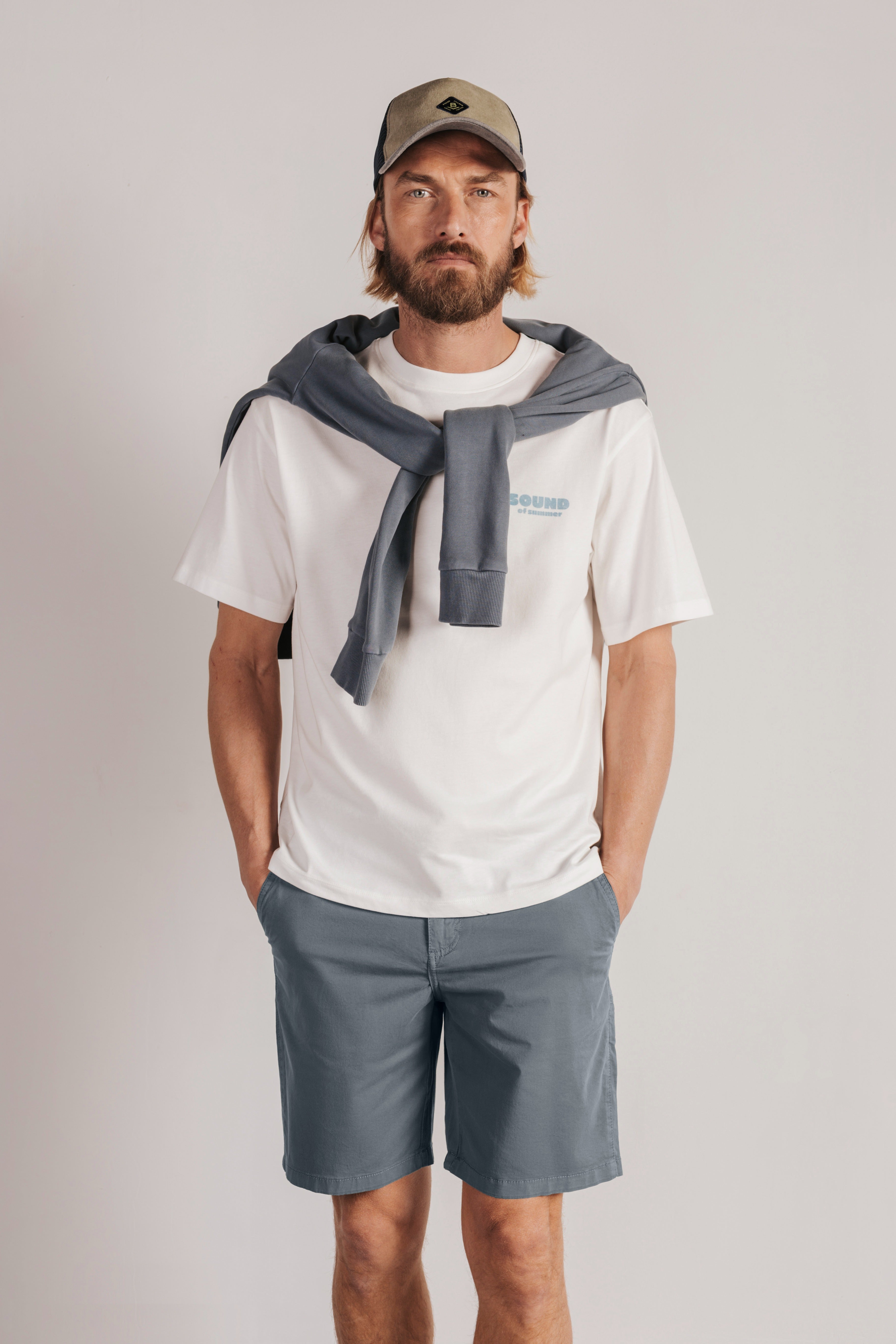 Bermuda chino details