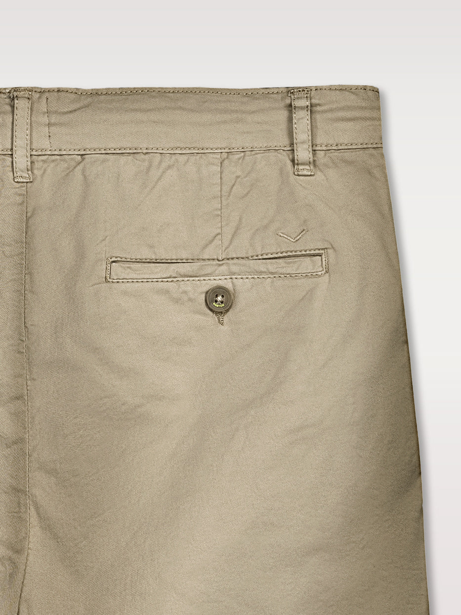 Bermuda chino details