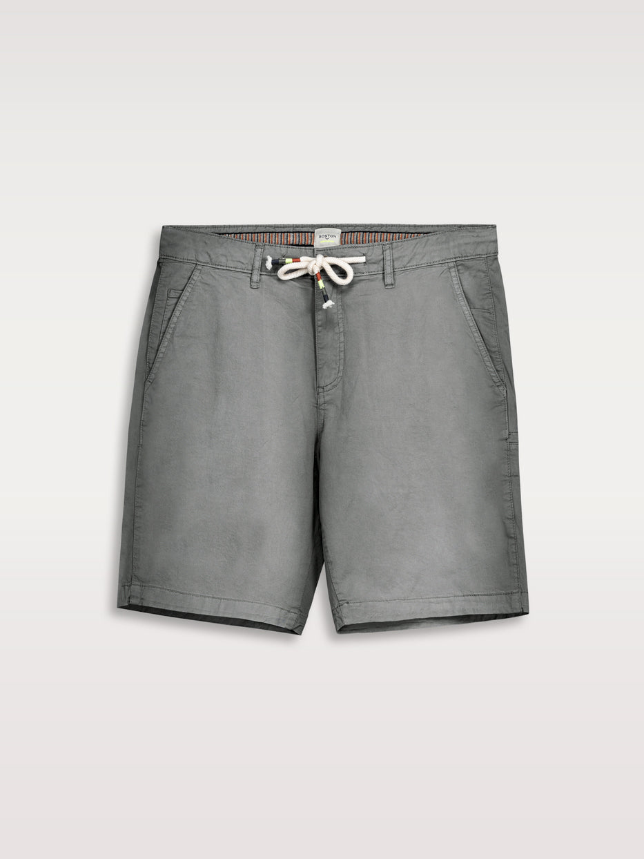 Bermuda chino details