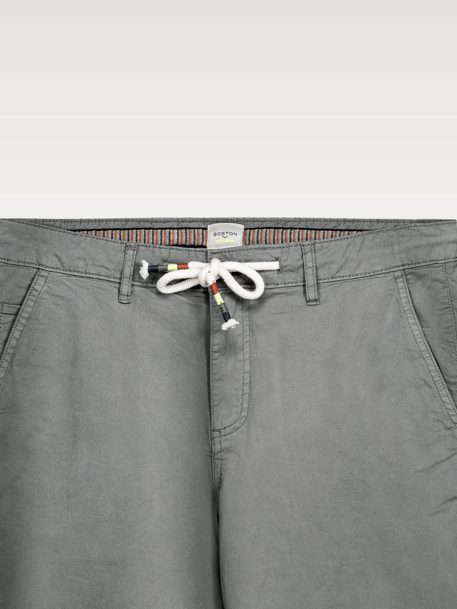 Bermuda chino details