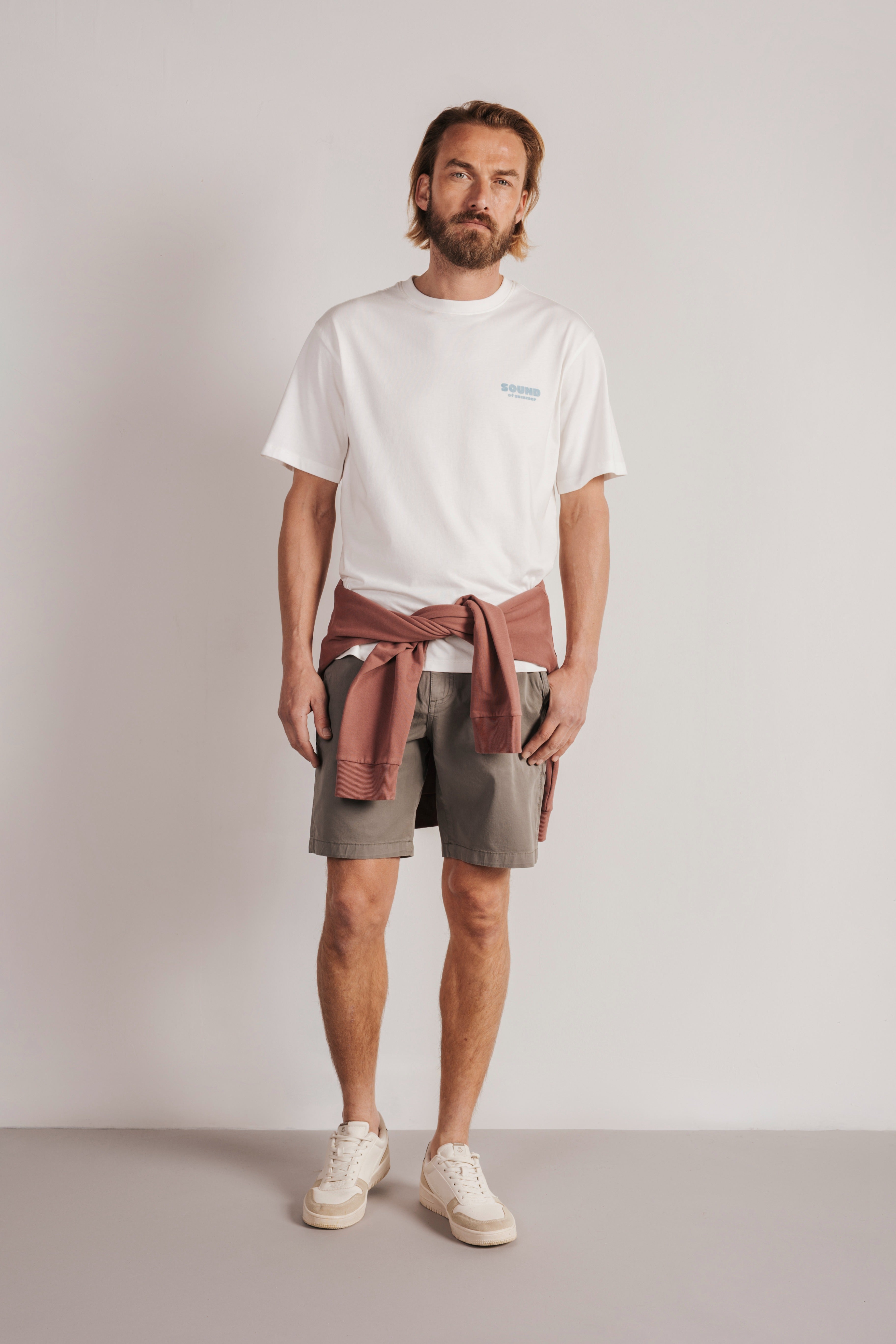 Bermuda chino details