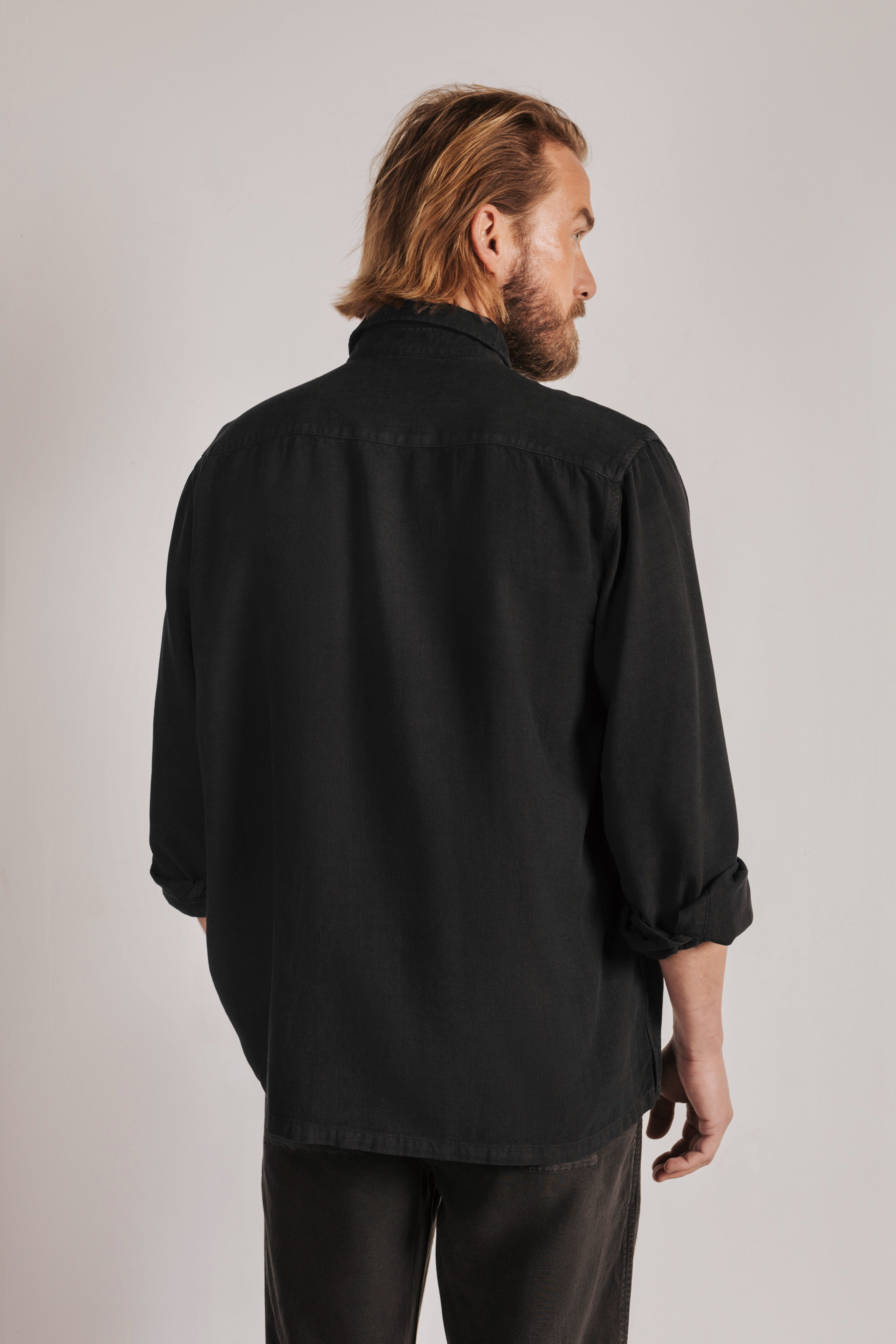 Camisa regular fit con bolsillo