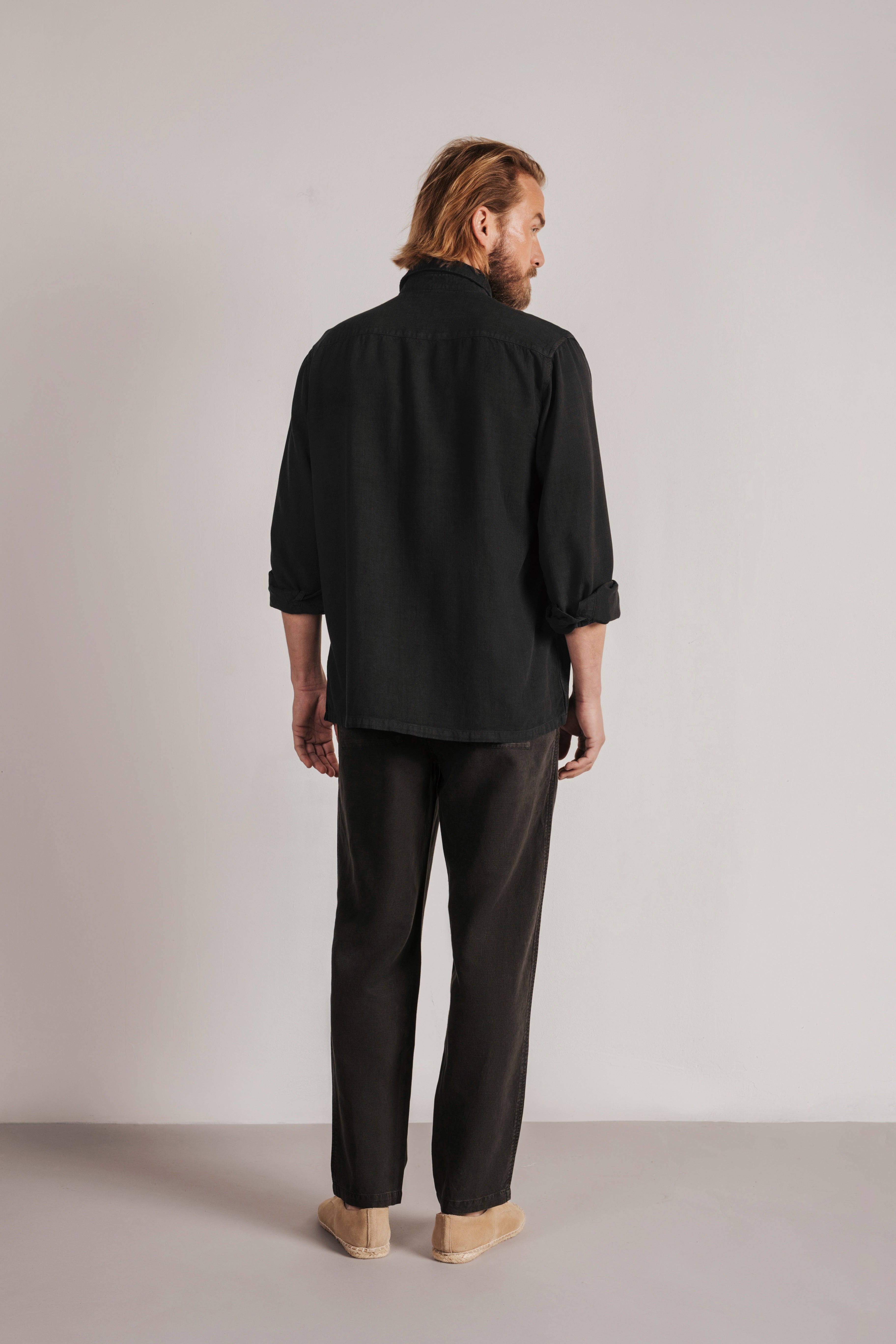 Camisa regular fit con bolsillo