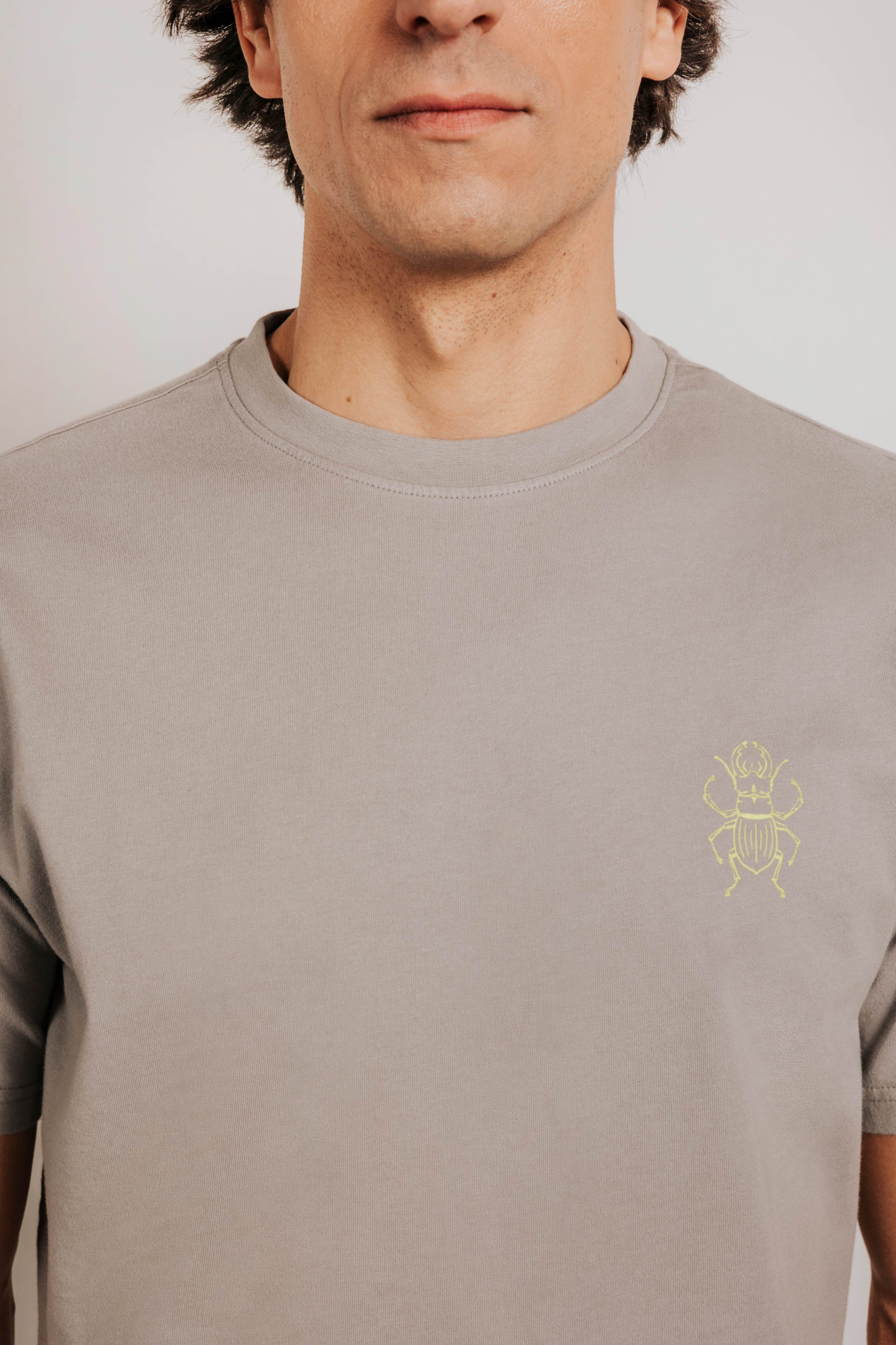 Camiseta confort escarabajo