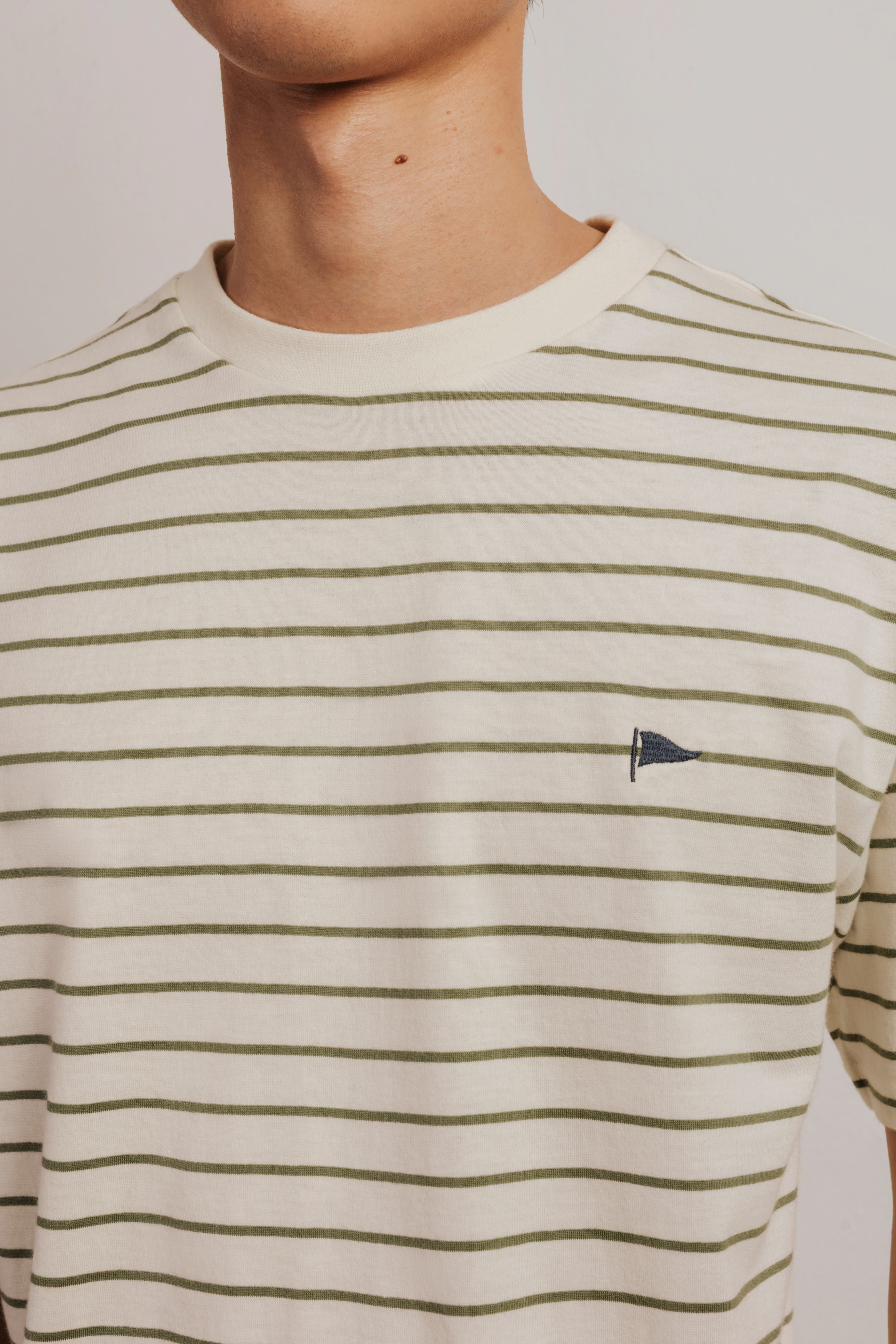 Camiseta confort rayas bordado