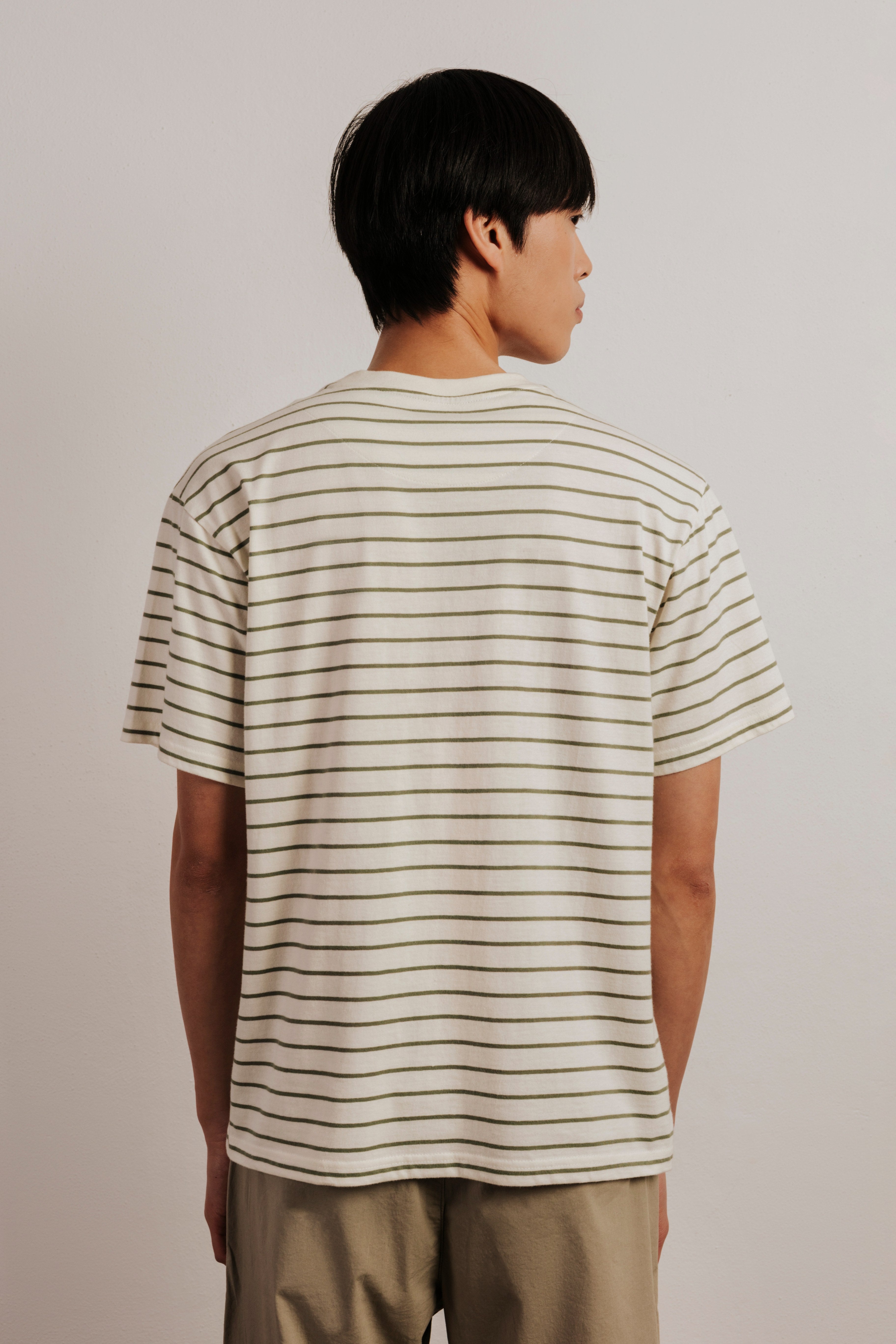 Camiseta confort rayas bordado
