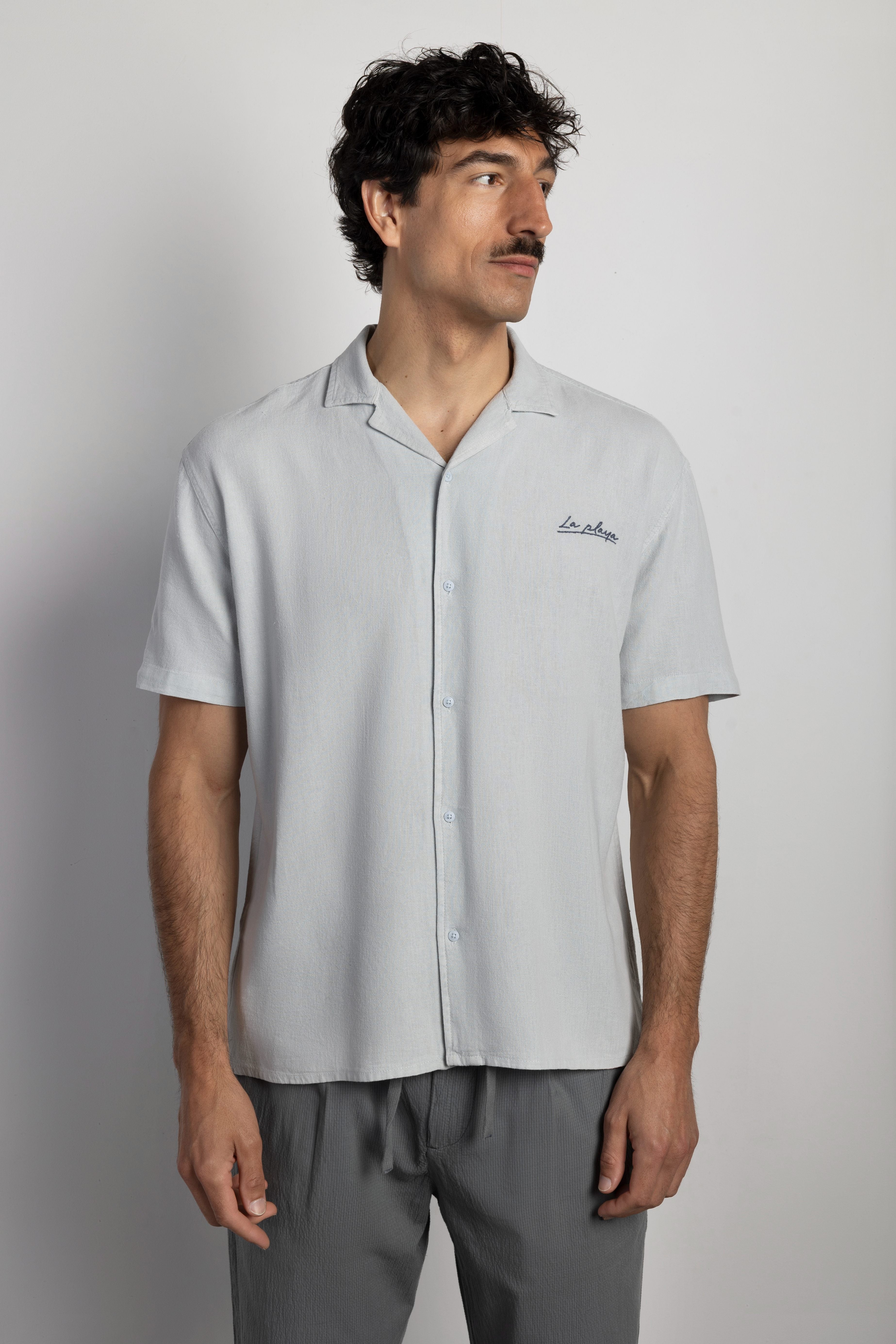 Camisa lino manga corta bordado