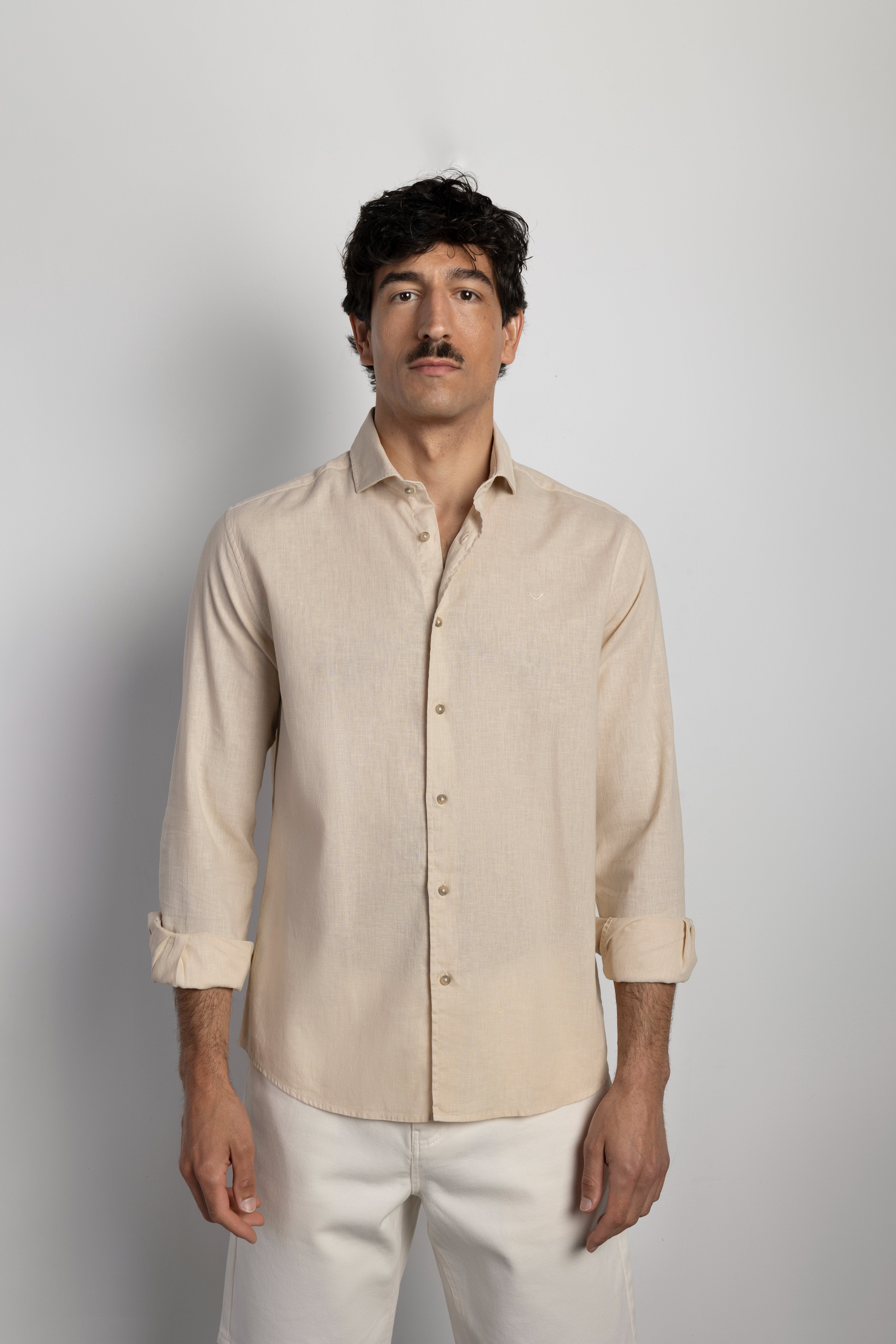 Camisa regular fit lino