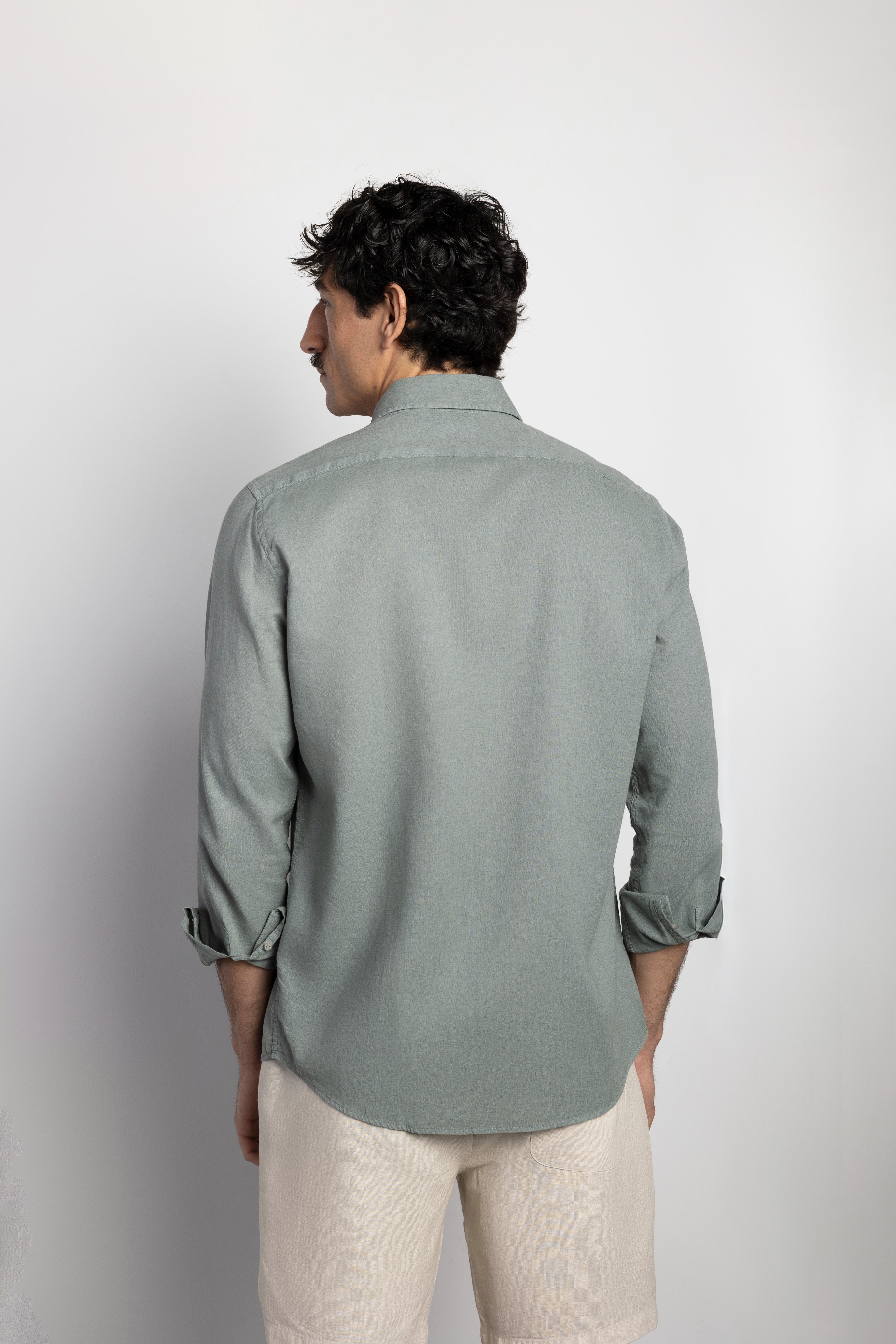 Camisa regular fit lino
