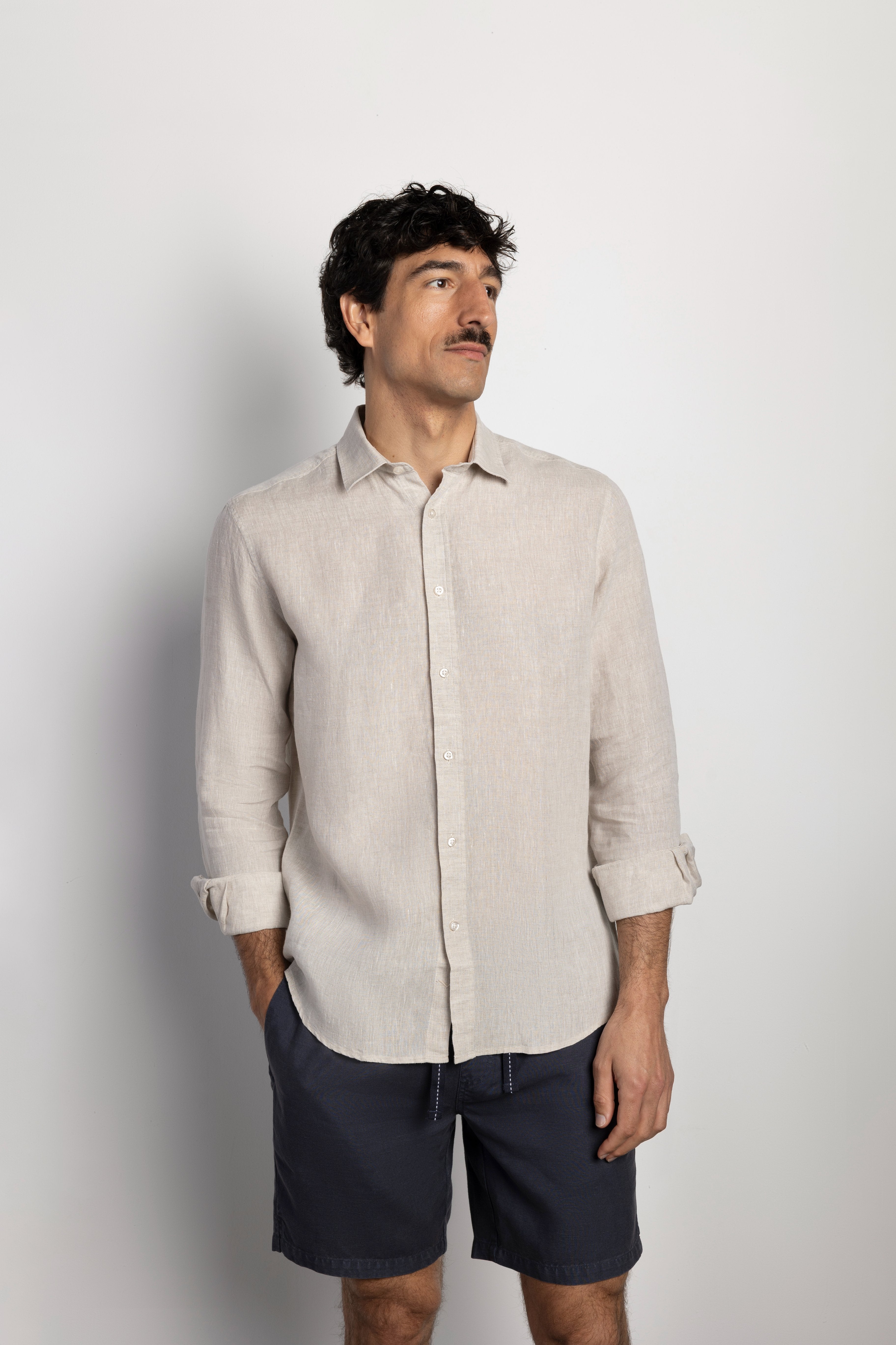Camisa regular fit 100% lino