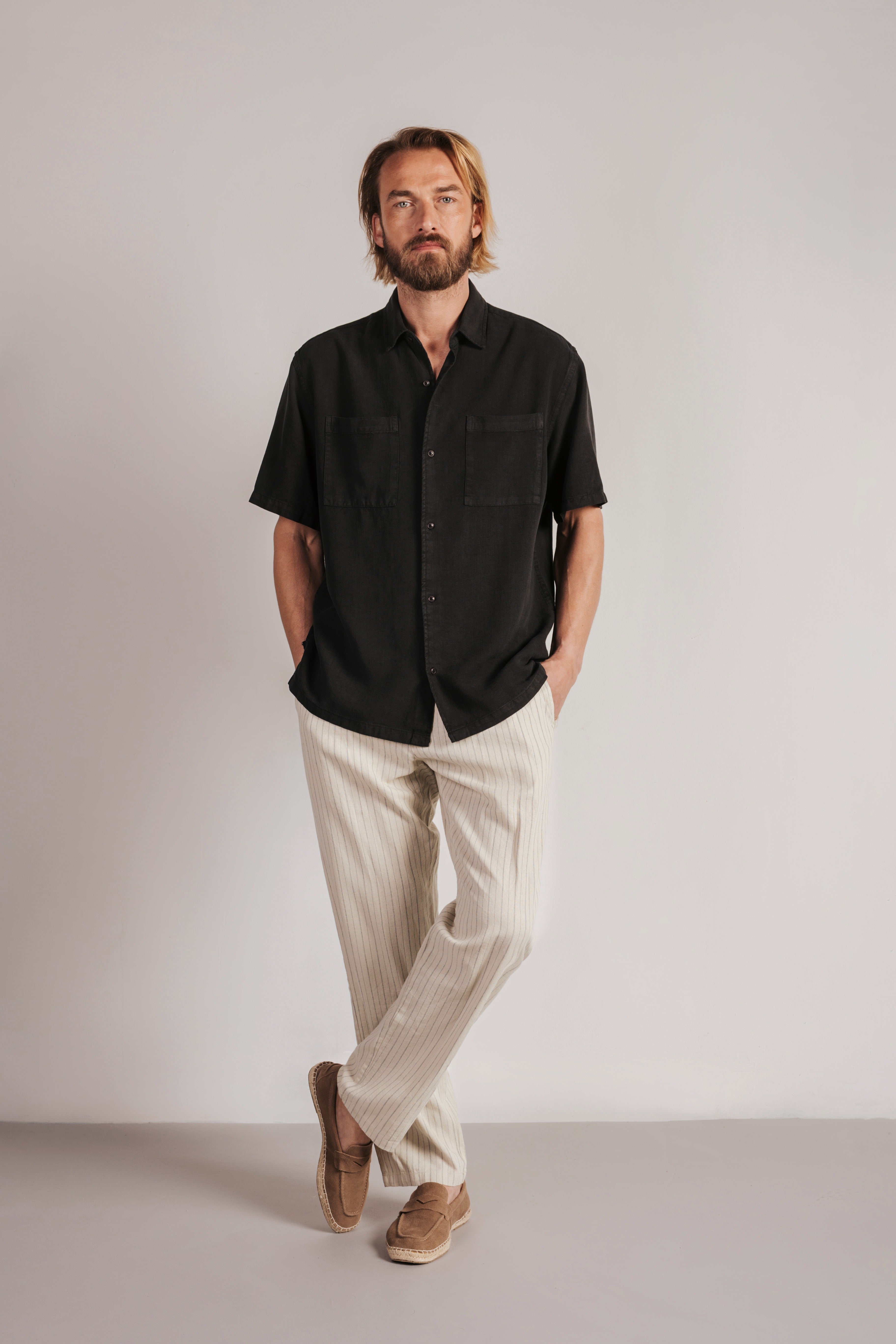 Pantalón lino rayas
