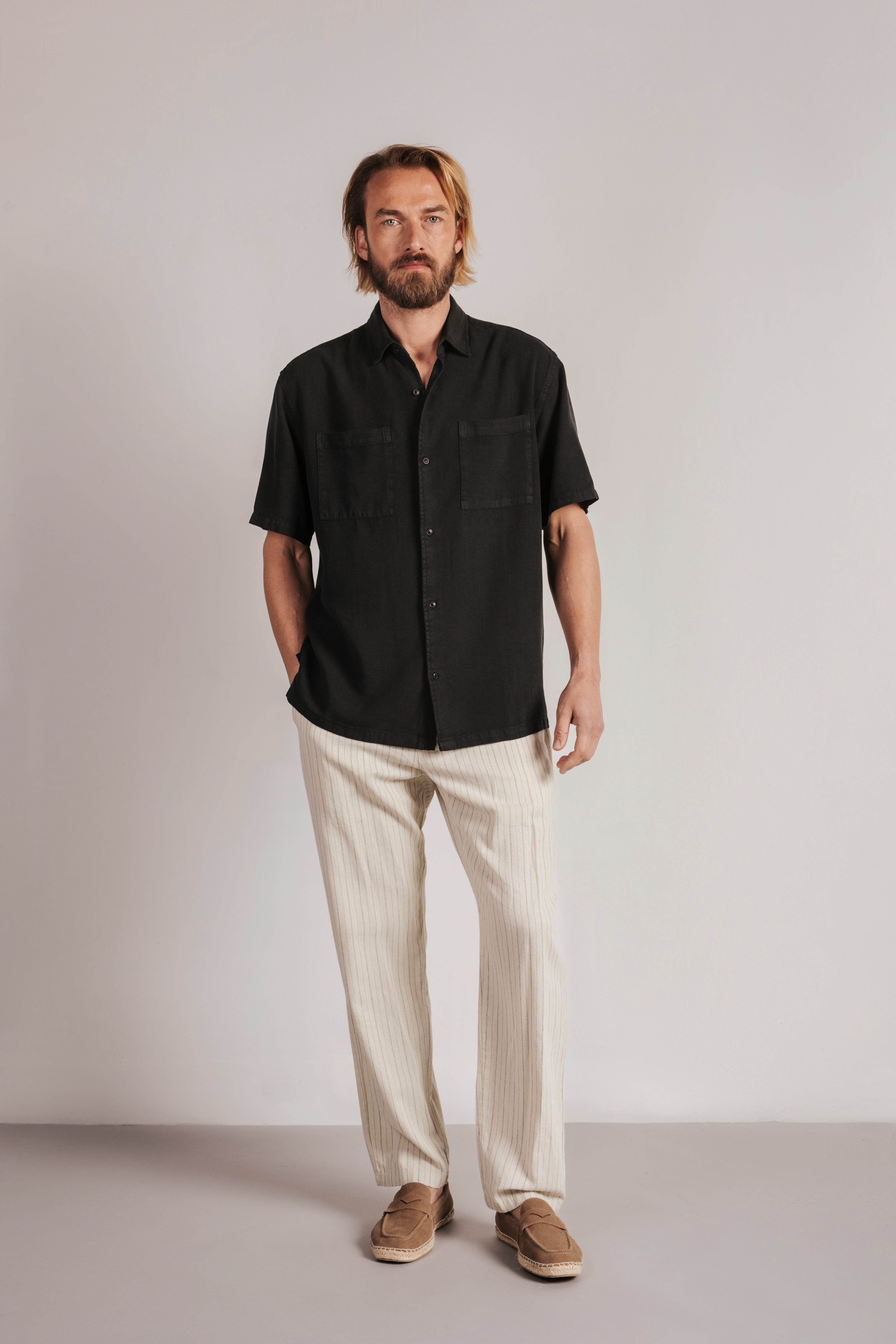 Pantalón lino rayas